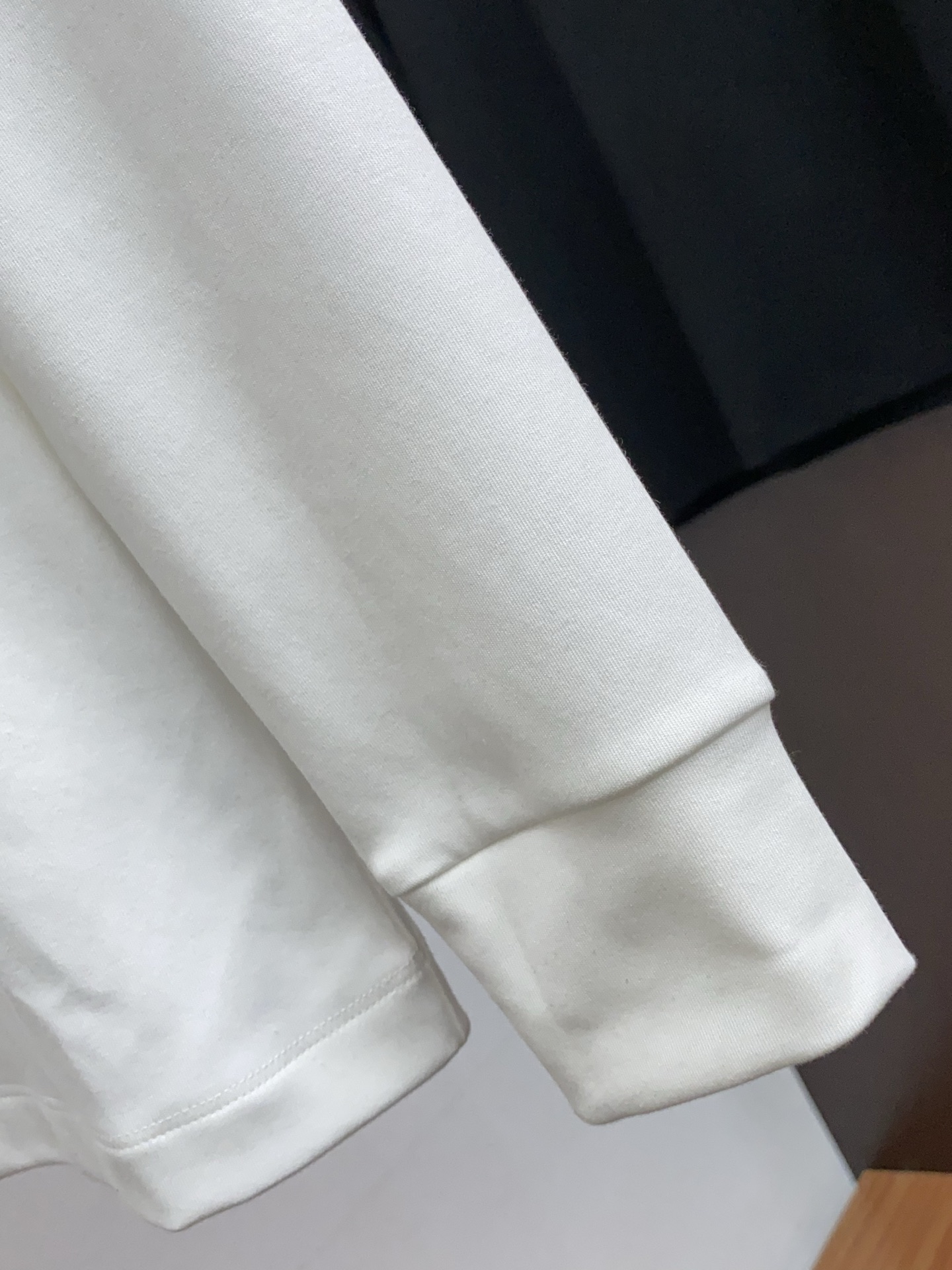 1v路易威登 2025秋冬新品，男士基础款圆领长袖T恤打底衫！贸易公司渠道稀出，同步GW发售，选用客供进