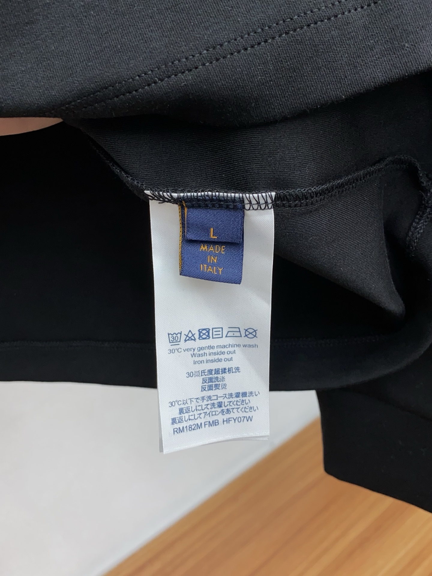 1v 路易威登 2025秋冬新品，男士基础款圆领长袖T恤打底衫！贸易公司渠道稀出，同步GW发售，选用客供