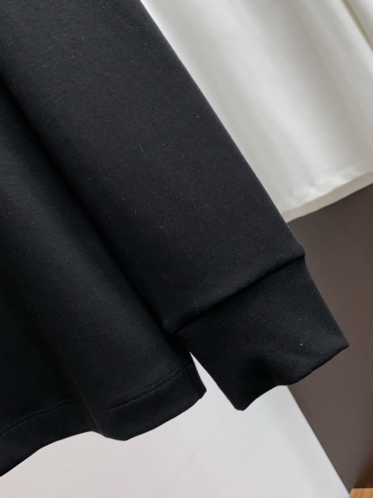 1v路易威登 2025秋冬新品，男士基础款圆领长袖T恤打底衫！贸易公司渠道稀出，同步GW发售，选用客供进