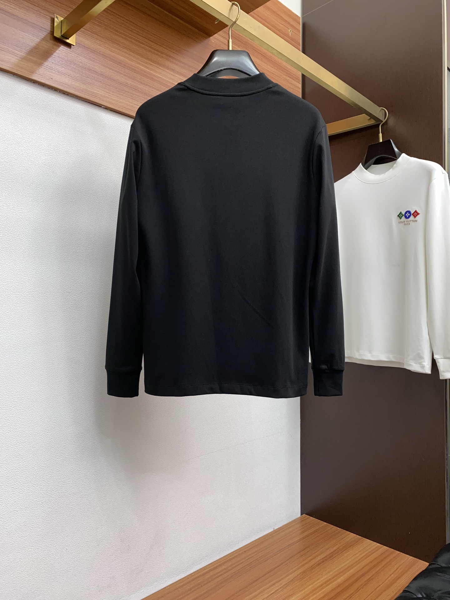 1v路易威登 2025秋冬新品，男士基础款圆领长袖T恤打底衫！贸易公司渠道稀出，同步GW发售，选用客供进