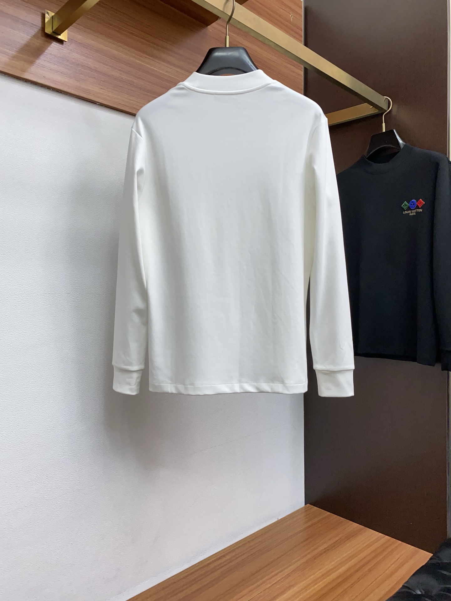 1v路易威登 2025秋冬新品，男士基础款圆领长袖T恤打底衫！贸易公司渠道稀出，同步GW发售，选用客供进