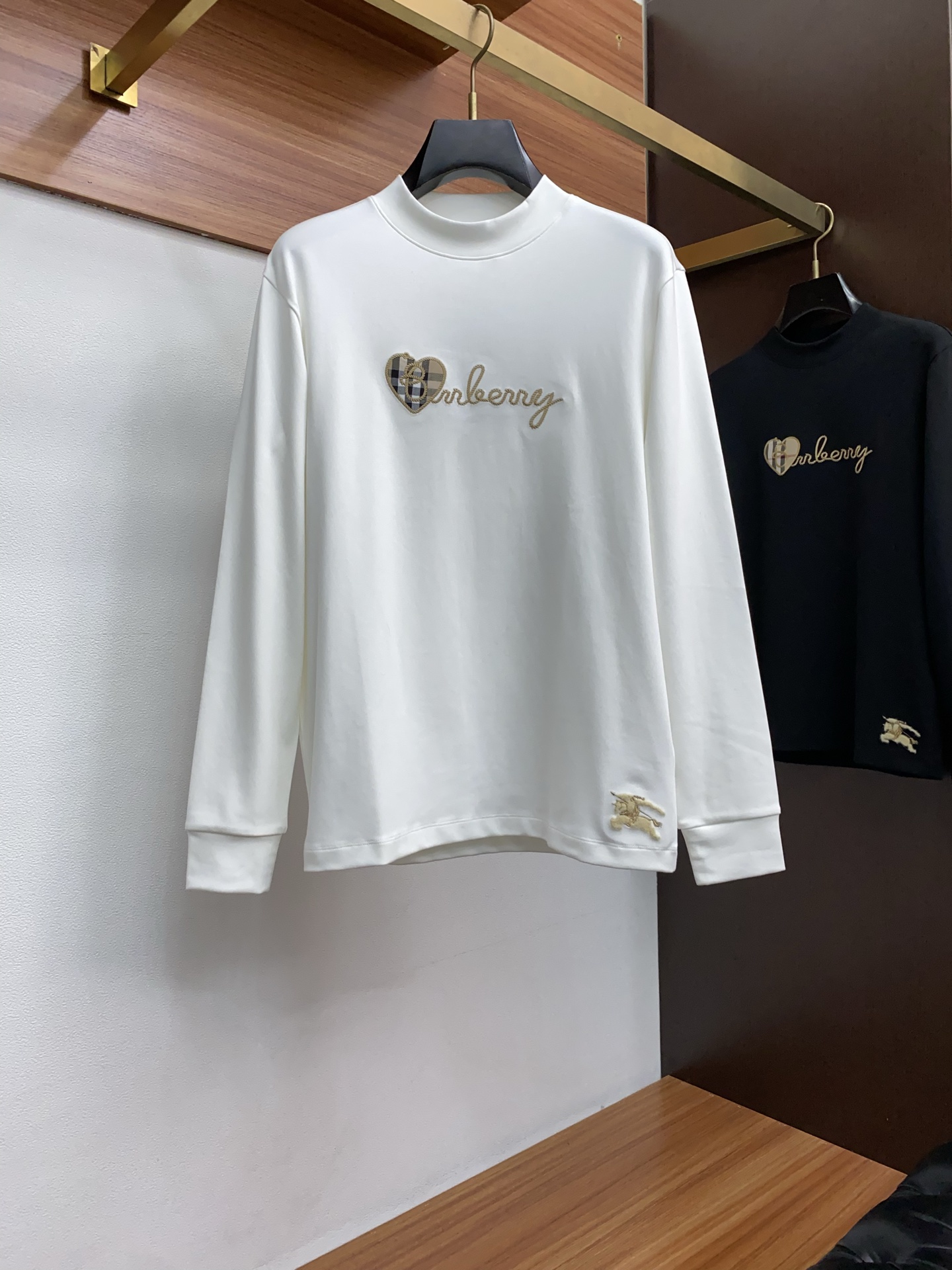 巴宝莉 2025秋冬新品，男士基础款圆领长袖T恤打底衫！贸易公司渠道稀出，同步GW发售，选用客供进口26