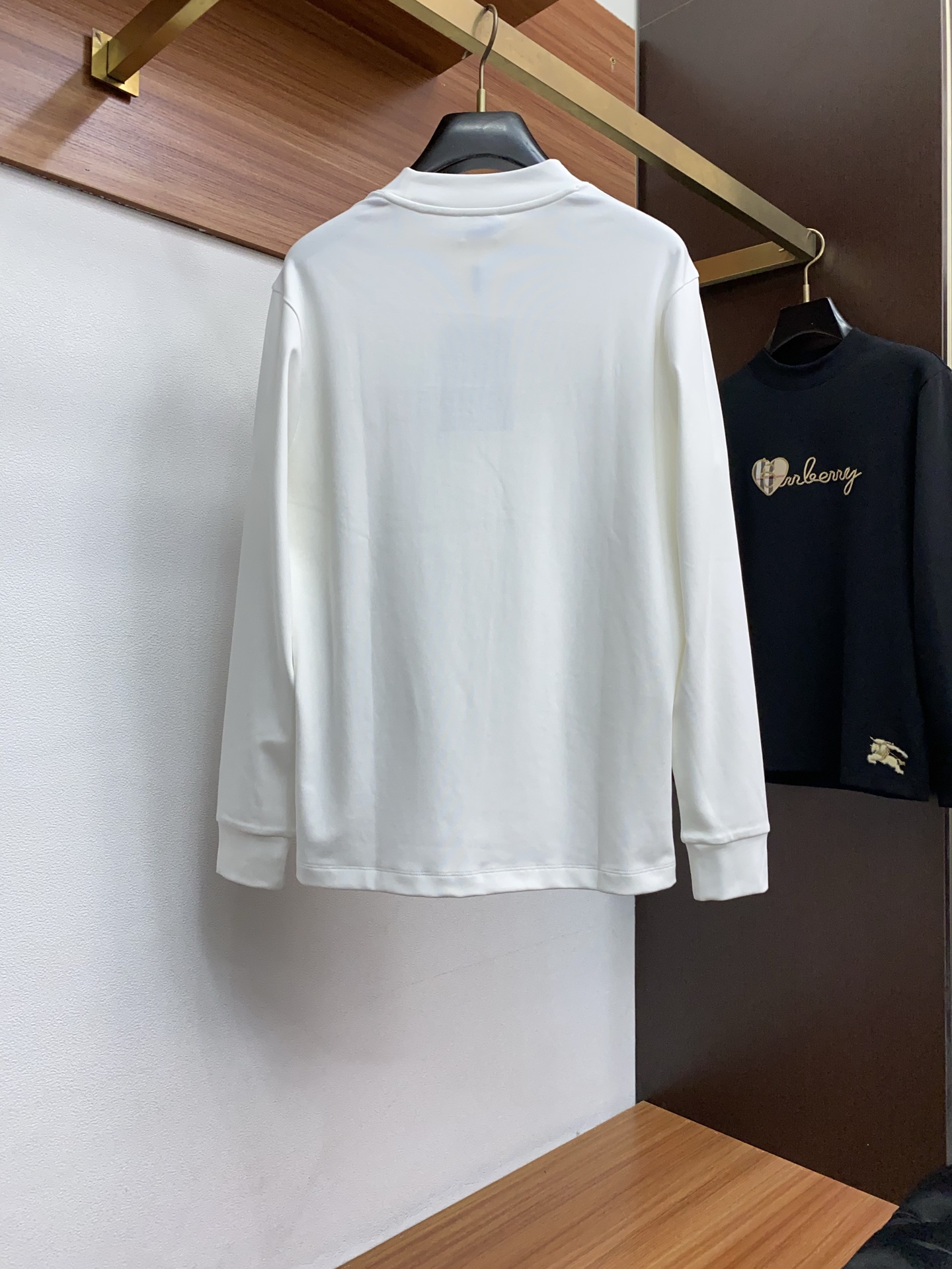 巴宝莉 2025秋冬新品，男士基础款圆领长袖T恤打底衫！贸易公司渠道稀出，同步GW发售，选用客供进口26