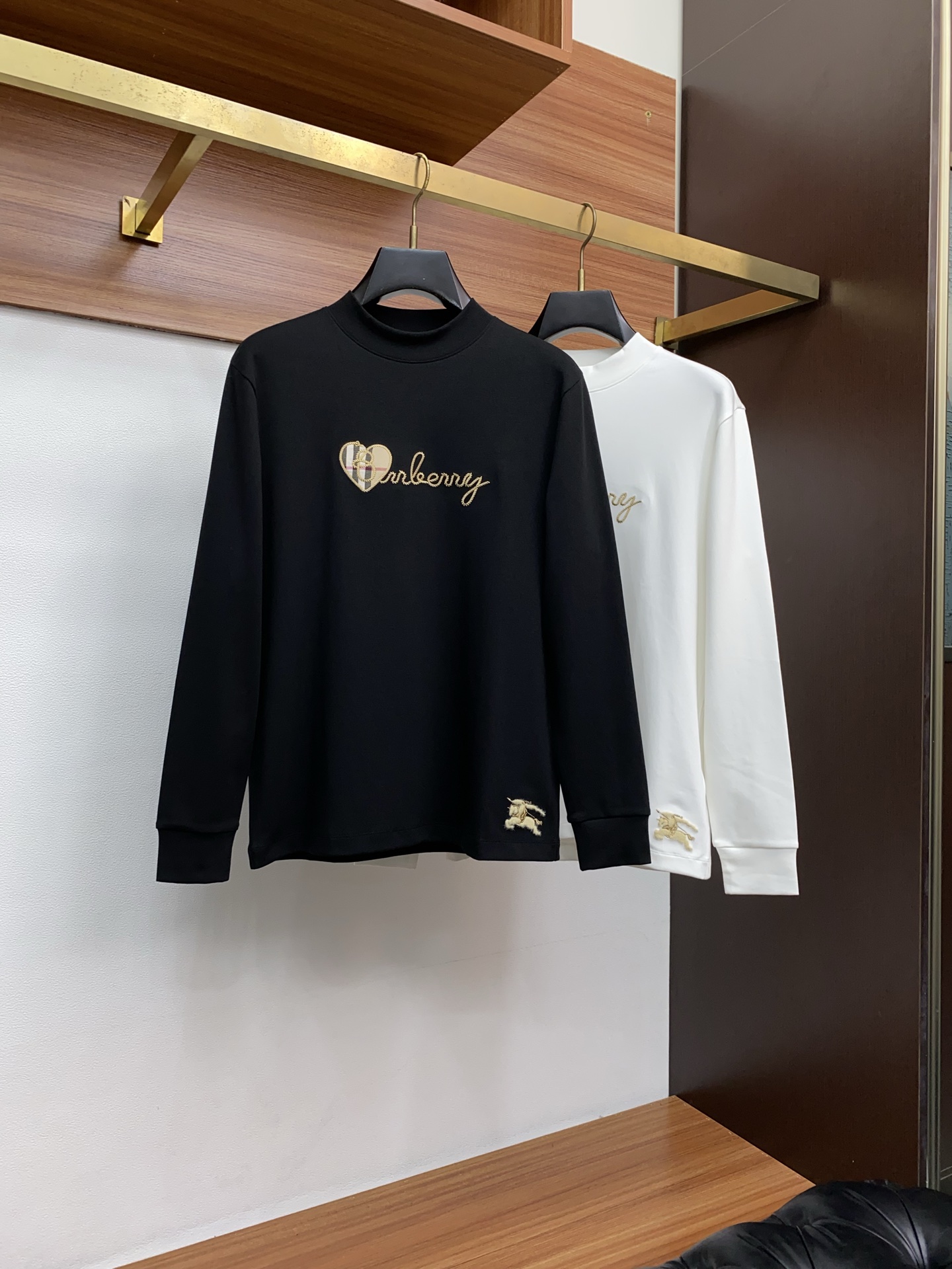 巴宝莉 2025秋冬新品，男士基础款圆领长袖T恤打底衫！贸易公司渠道稀出，同步GW发售，选用客供进口26