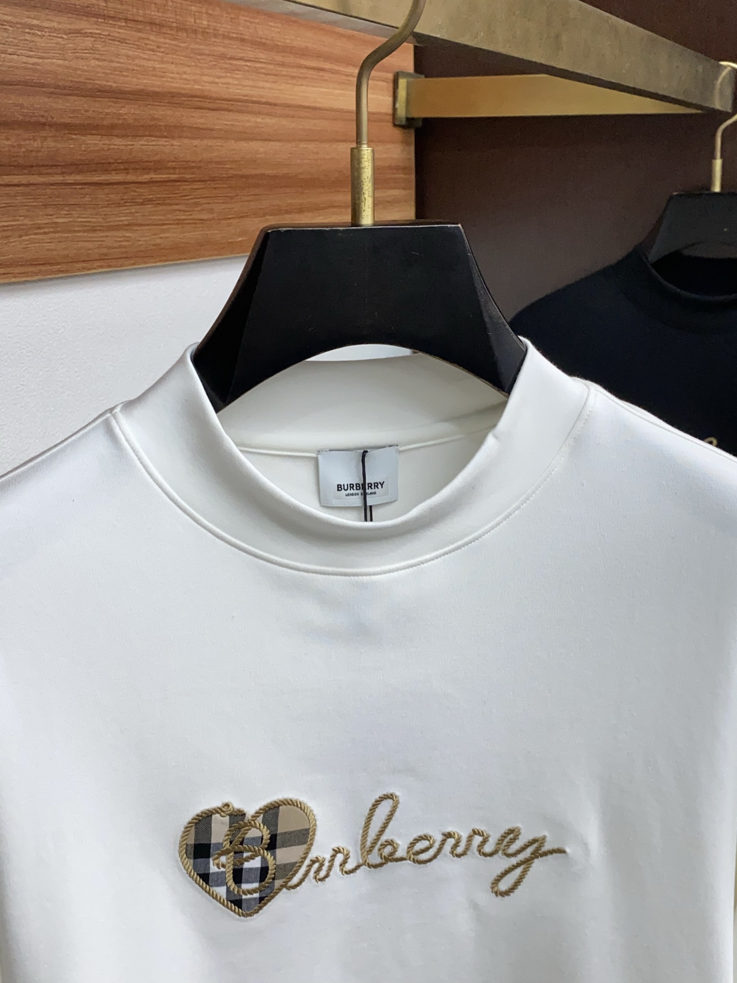 巴宝莉 2025秋冬新品，男士基础款圆领长袖T恤打底衫！贸易公司渠道稀出，同步GW发售，选用客供进口26