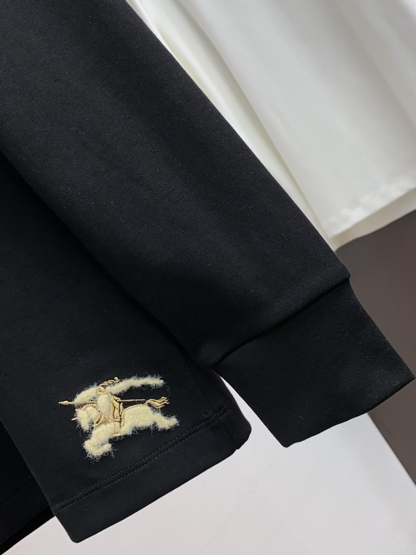 巴宝莉 2025秋冬新品，男士基础款圆领长袖T恤打底衫！贸易公司渠道稀出，同步GW发售，选用客供进口26