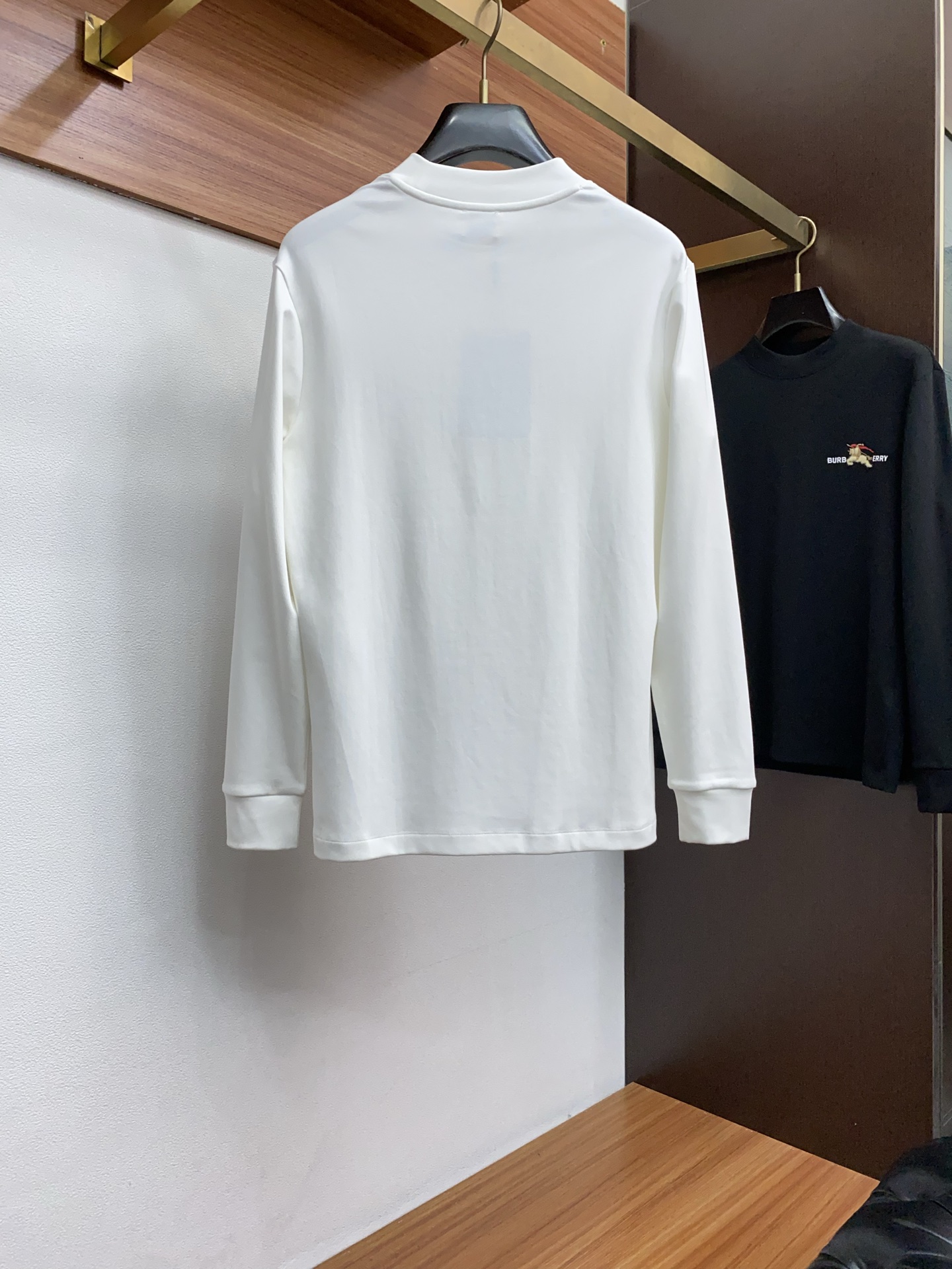 巴宝莉 2025秋冬新品，男士基础款圆领长袖T恤打底衫！贸易公司渠道稀出，同步GW发售，选用客供进口26