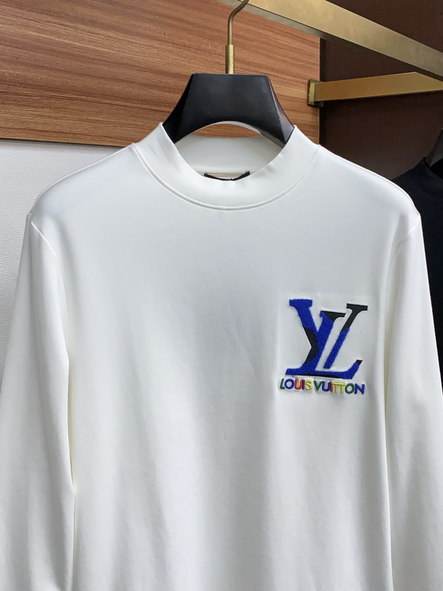 1v路易威登 2025秋冬新品，男士基础款圆领长袖T恤打底衫！贸易公司渠道稀出，同步GW发售，选用客供进