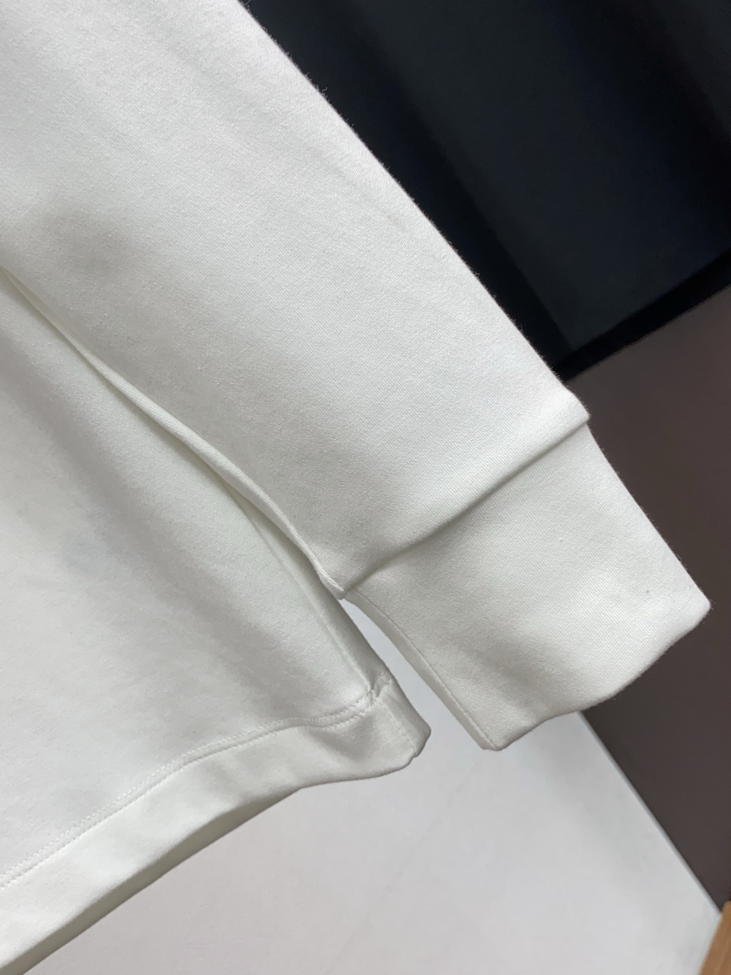 1v路易威登 2025秋冬新品，男士基础款圆领长袖T恤打底衫！贸易公司渠道稀出，同步GW发售，选用客供进