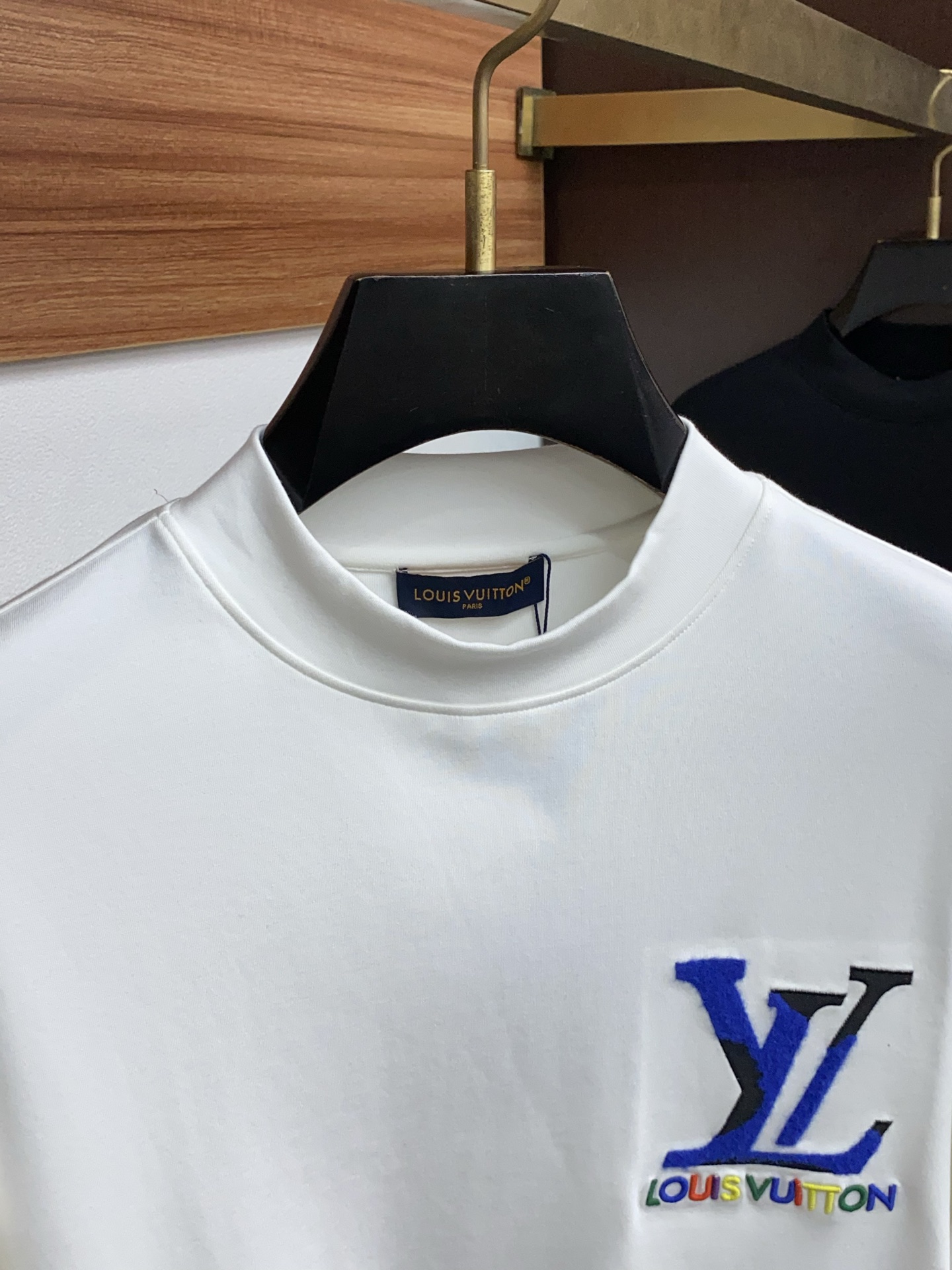 1v路易威登 2025秋冬新品，男士基础款圆领长袖T恤打底衫！贸易公司渠道稀出，同步GW发售，选用客供进