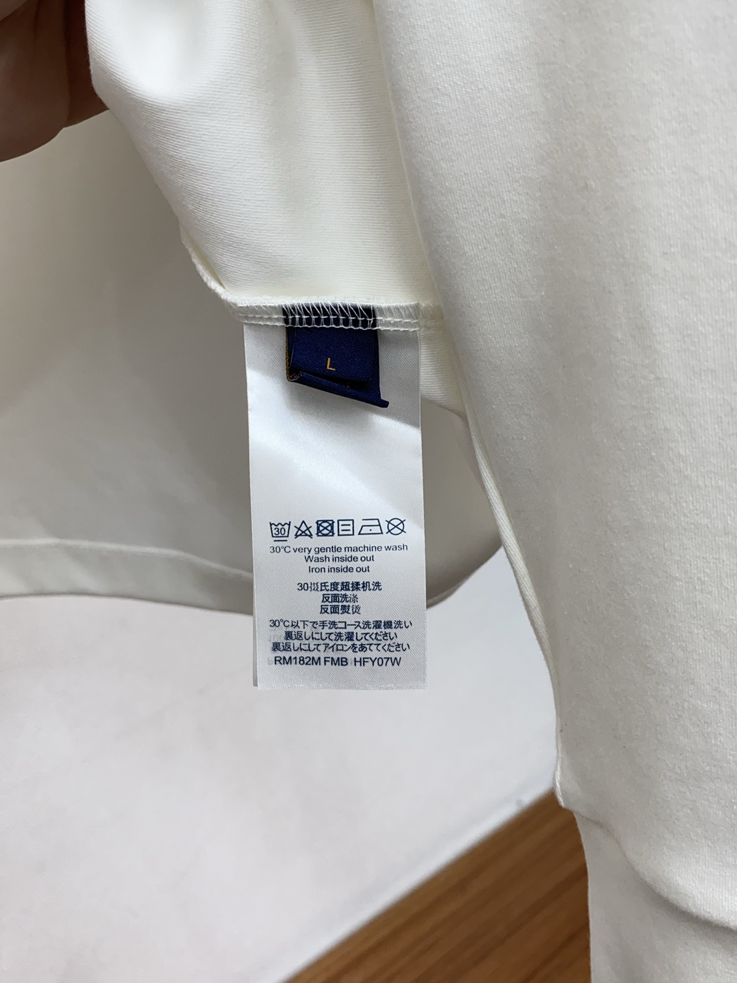 1v路易威登 2025秋冬新品，男士基础款圆领长袖T恤打底衫！贸易公司渠道稀出，同步GW发售，选用客供进