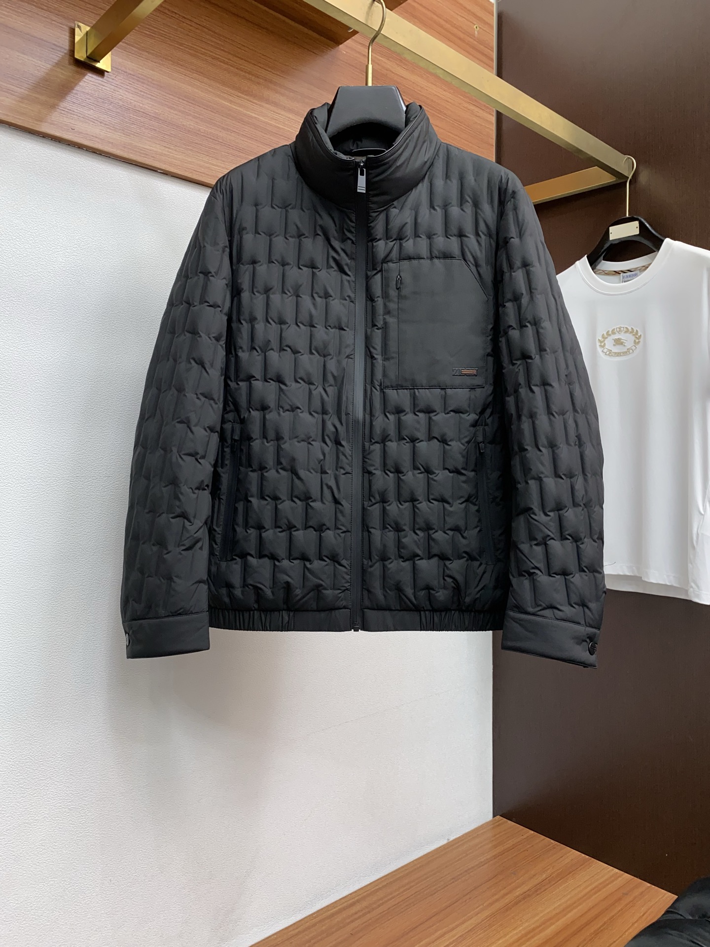 杰尼亚 25秋冬男士时尚羽绒服 轻奢时尚休闲风格，轻盈保暖柔软！低调系列时尚百搭，就是有型！香港贸易订单