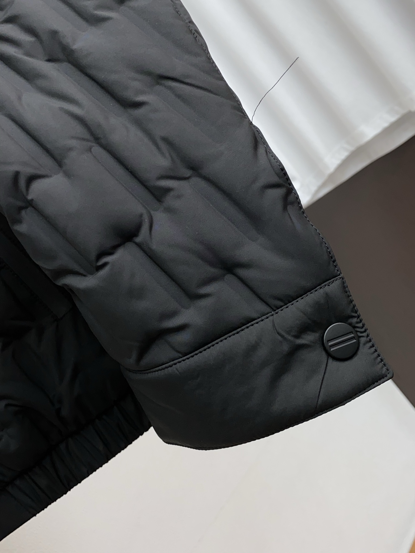 杰尼亚 25秋冬男士时尚羽绒服 轻奢时尚休闲风格，轻盈保暖柔软！低调系列时尚百搭，就是有型！香港贸易订单