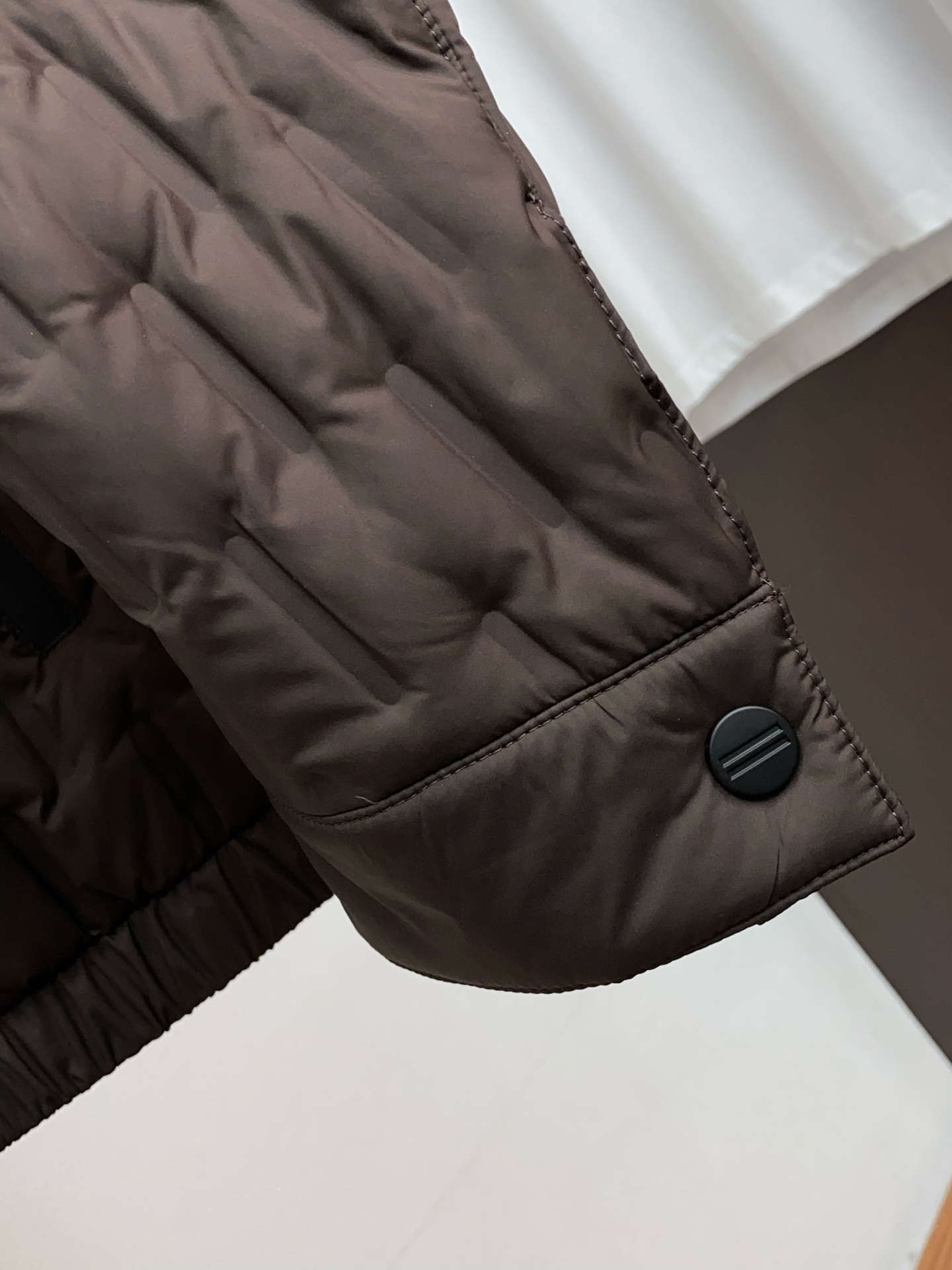 杰尼亚 25秋冬男士时尚羽绒服 轻奢时尚休闲风格，轻盈保暖柔软！低调系列时尚百搭，就是有型！香港贸易订单