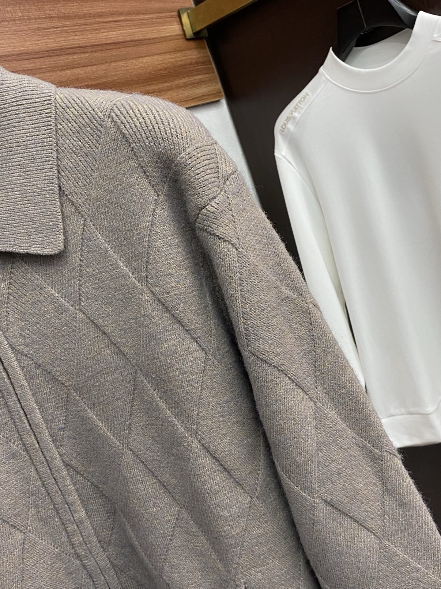 杰尼亚 2025FW男士秋冬羊毛拉链开衫翻领外套毛衣 打底外穿毛衣 针织衫休闲日常穿搭单品！上身修饰身形