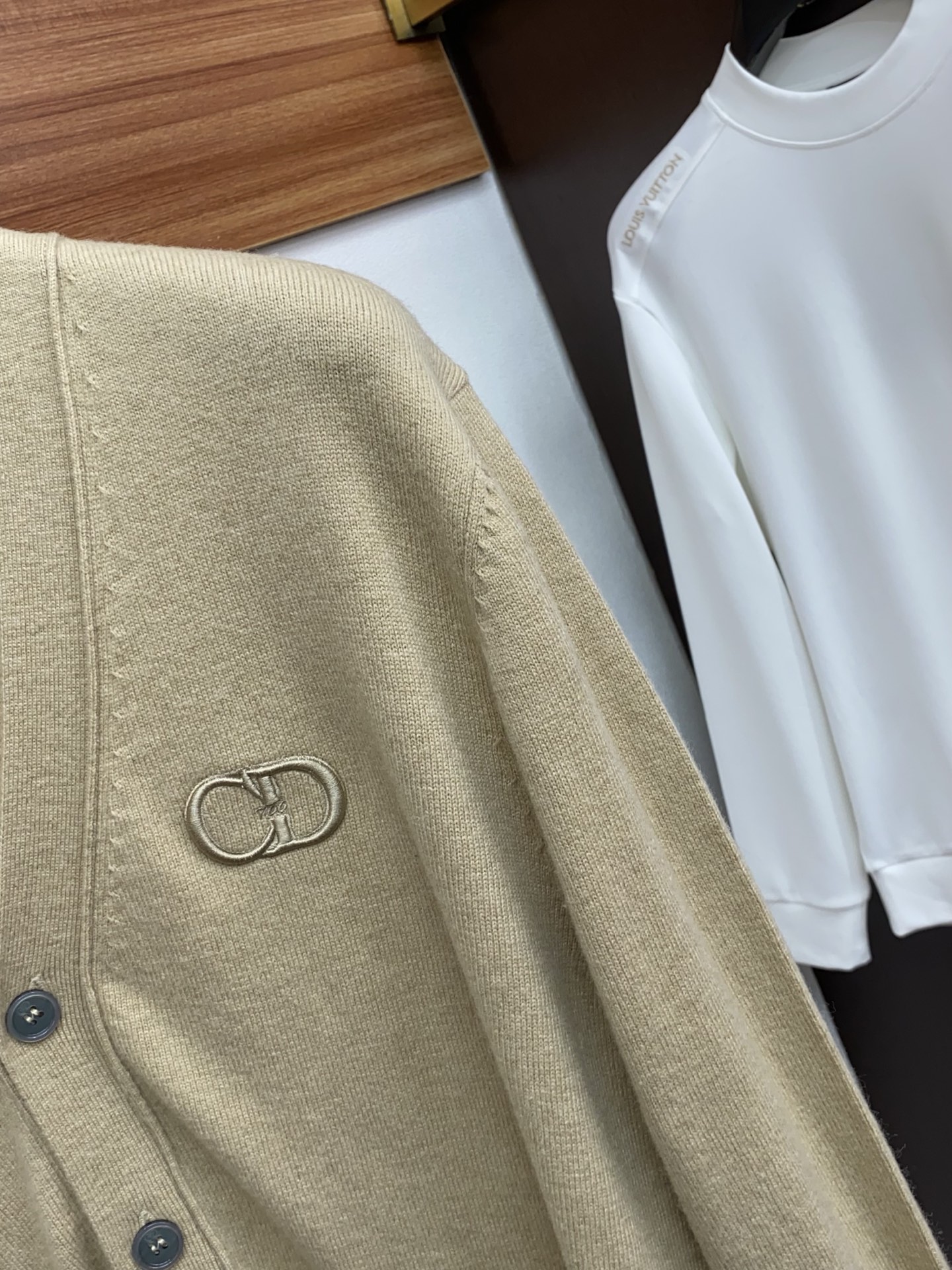 迪奥 2025FW男士秋冬羊毛混纺开衫毛衣 打底外穿毛衣 针织衫休闲日常穿搭单品！上身修饰身形、定制面料