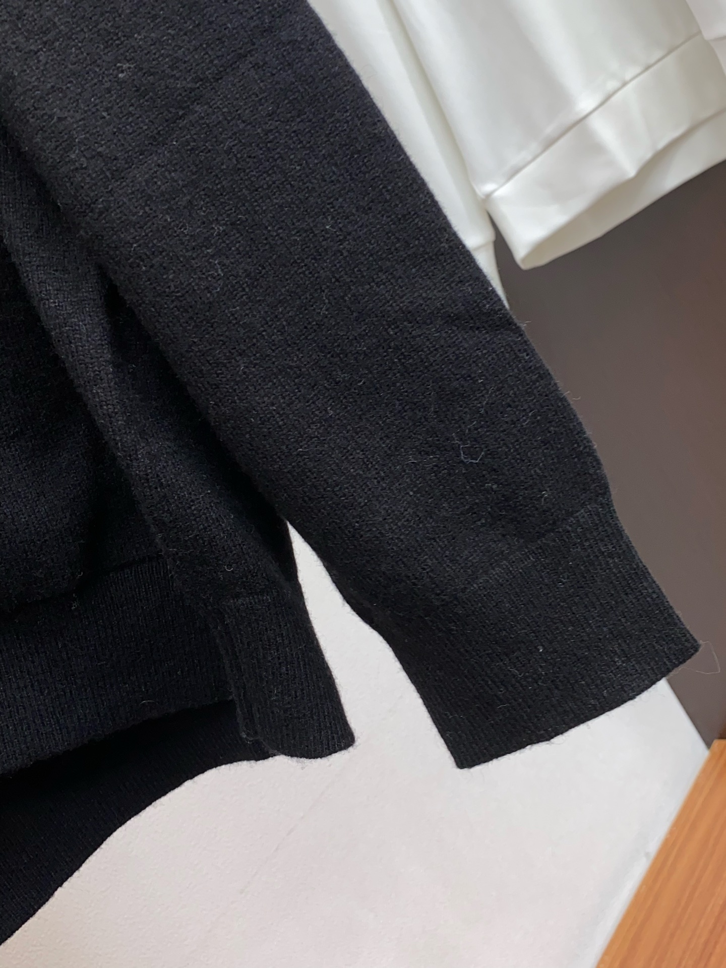 迪奥 2025FW男士秋冬羊毛混纺开衫毛衣 打底外穿毛衣 针织衫休闲日常穿搭单品！上身修饰身形、定制面料