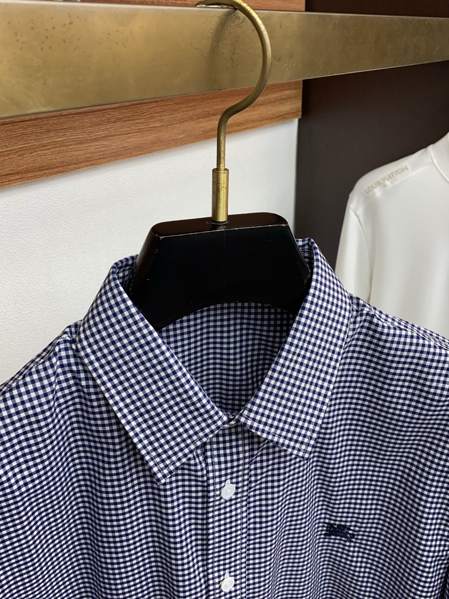 巴宝莉 2025男士衬衫，商务休闲修身款长袖衬衣！ 宜商务 宜休闲！秋冬限量新款，都市商务气质款！ 衬衫