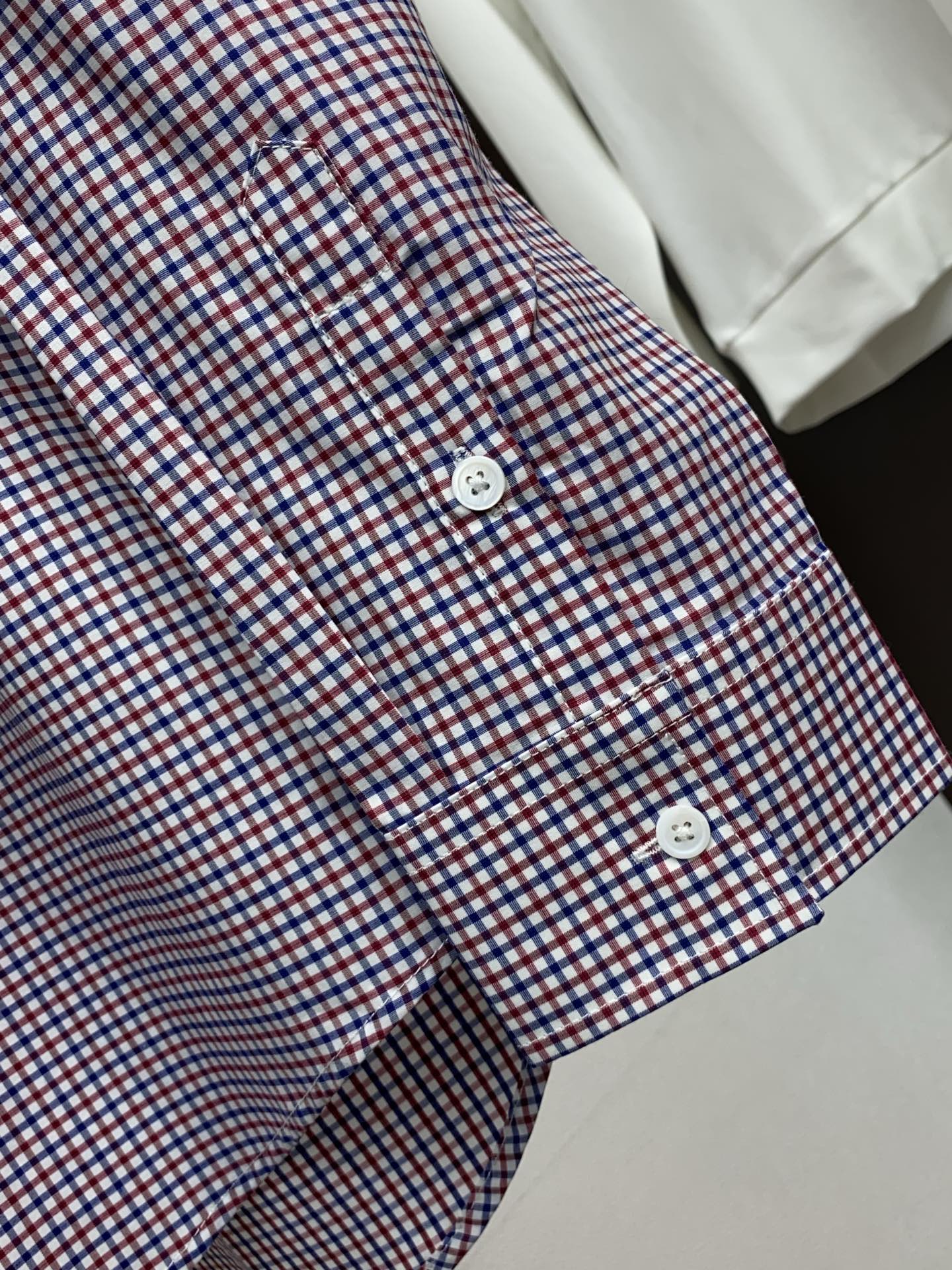 巴宝莉 2025男士衬衫，商务休闲修身款长袖衬衣！ 宜商务 宜休闲！秋冬限量新款，都市商务气质款！ 衬衫