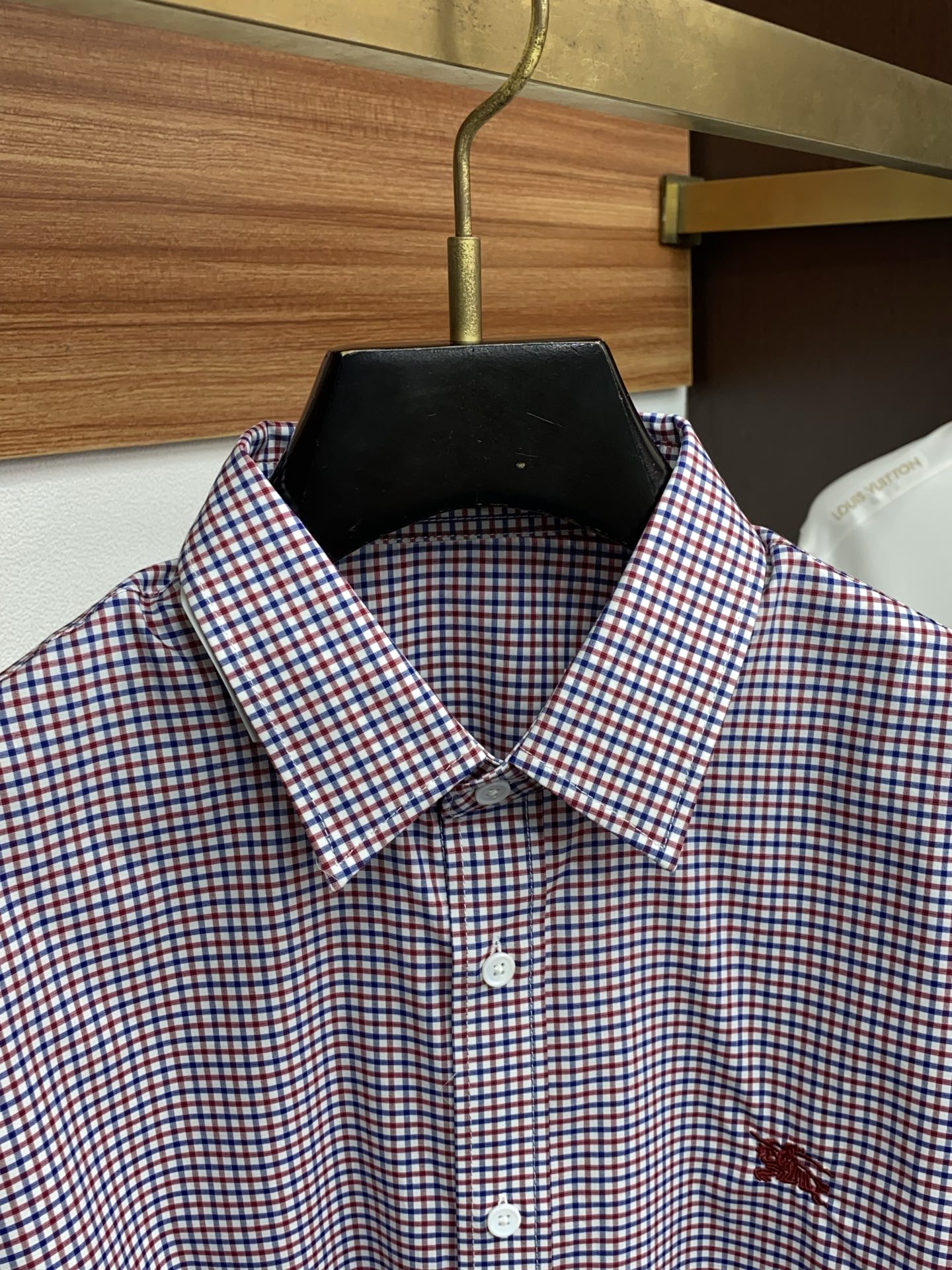 巴宝莉 2025男士衬衫，商务休闲修身款长袖衬衣！ 宜商务 宜休闲！秋冬限量新款，都市商务气质款！ 衬衫