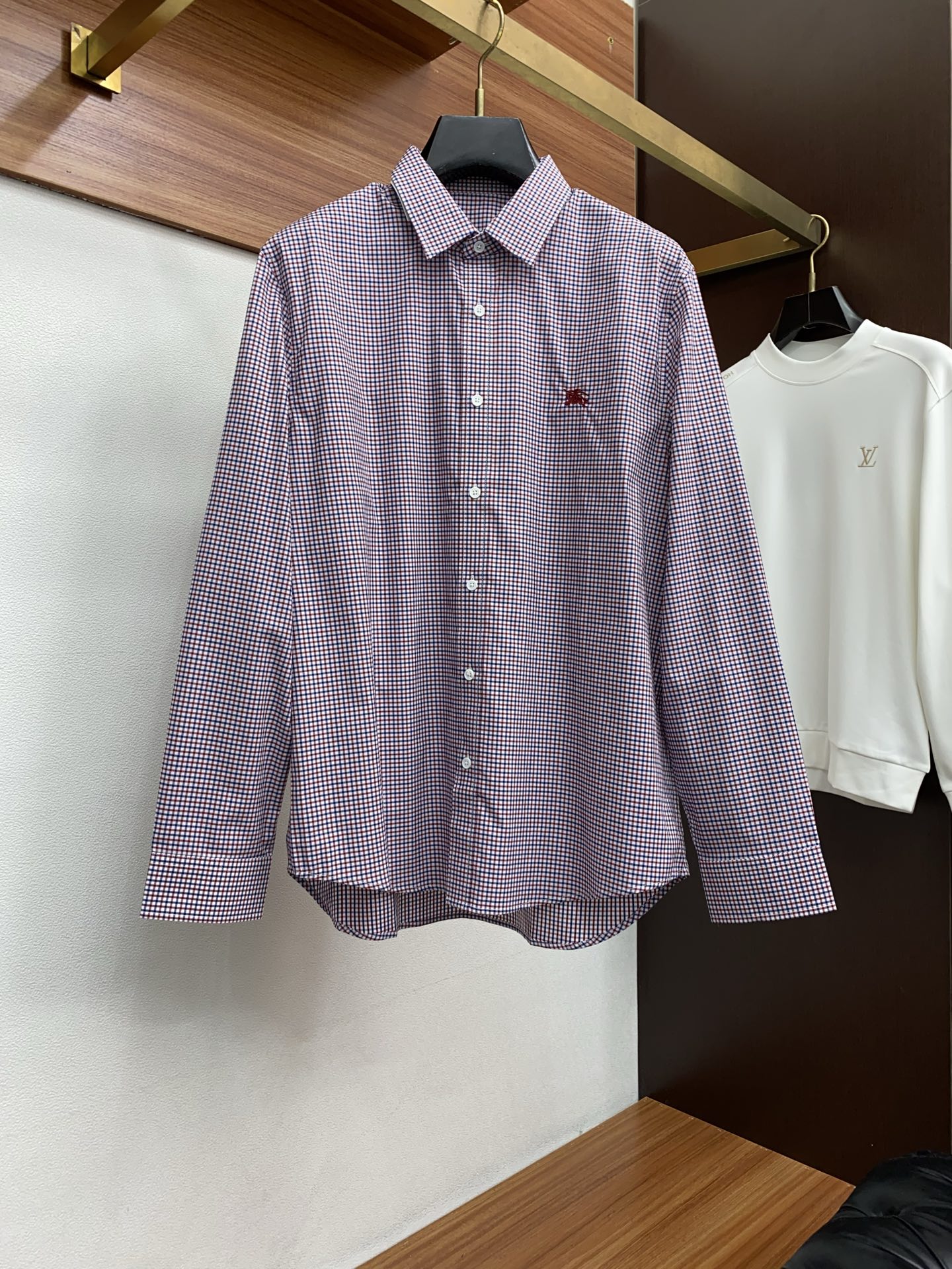 巴宝莉 2025男士衬衫，商务休闲修身款长袖衬衣！ 宜商务 宜休闲！秋冬限量新款，都市商务气质款！ 衬衫