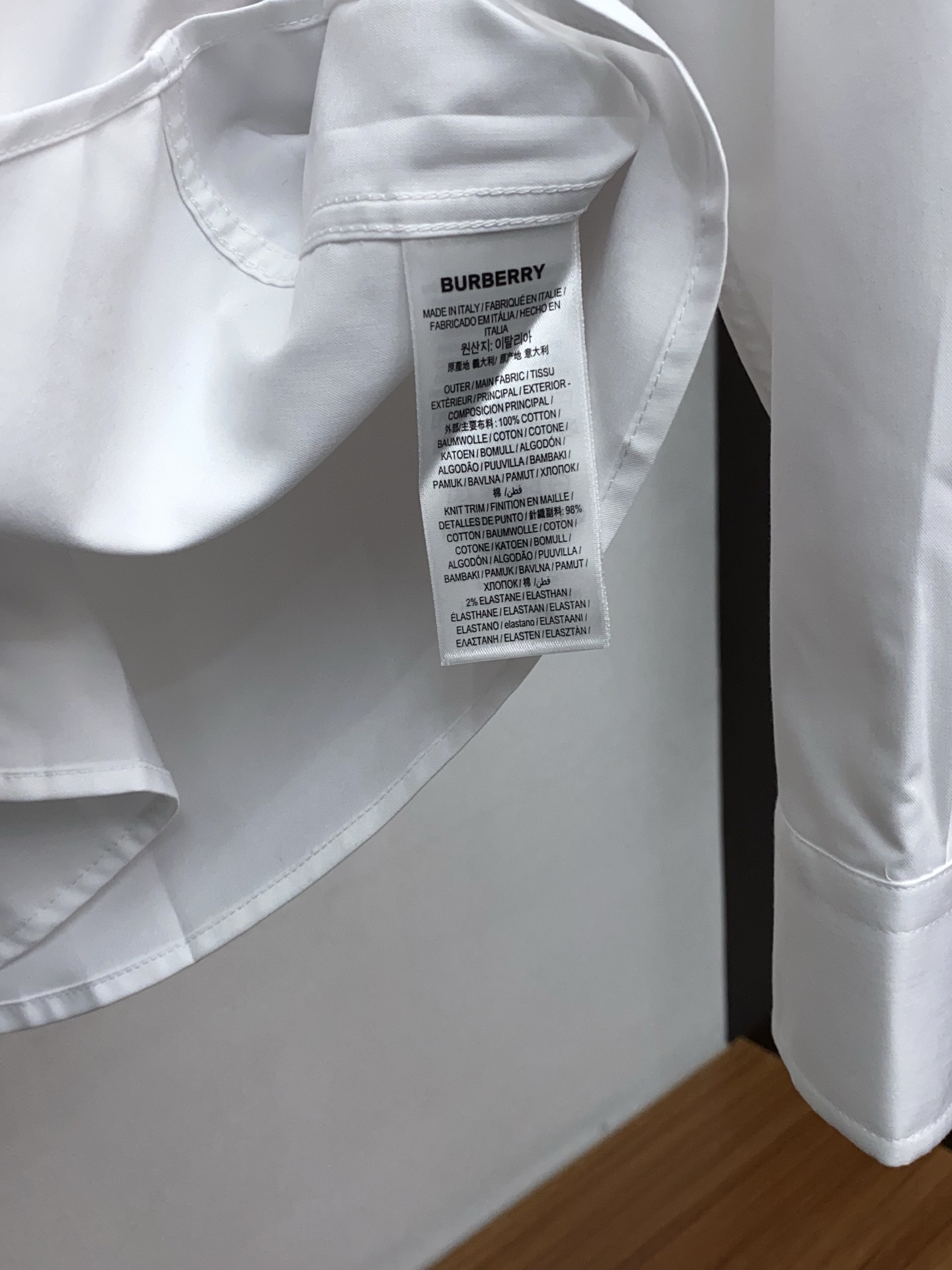 巴宝莉 2025男士衬衫，商务休闲修身款长袖衬衣！ 宜商务 宜休闲！秋冬限量新款，都市商务气质款！ 衬衫