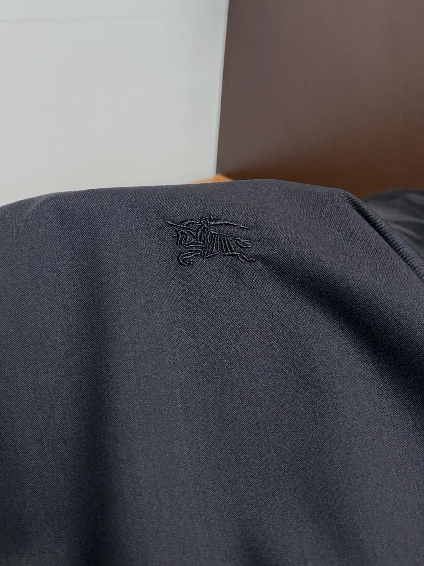 巴宝莉 2025男士衬衫，商务休闲修身款长袖衬衣！ 宜商务 宜休闲！秋冬限量新款，都市商务气质款！ 衬衫