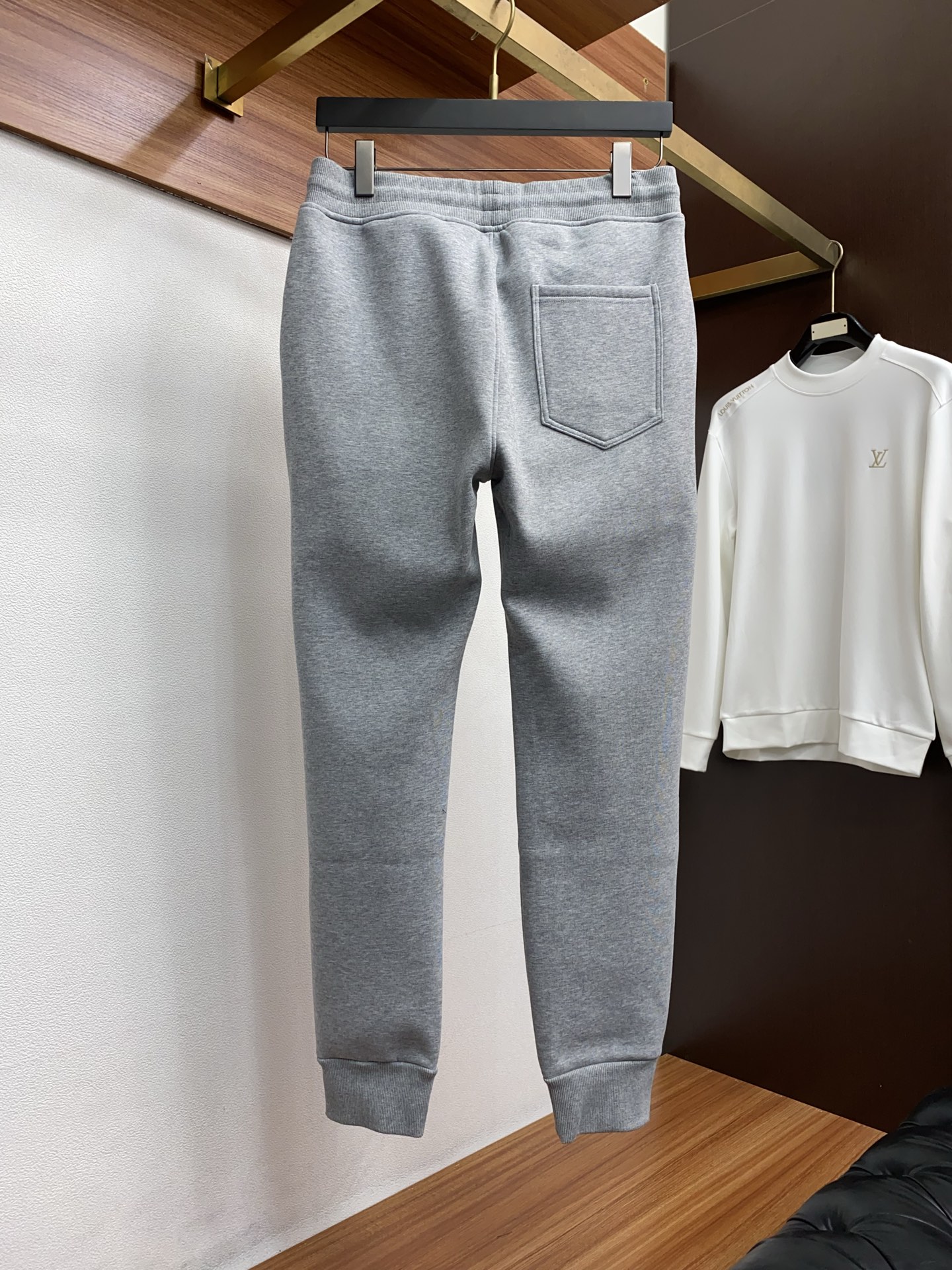 蒙口 25SS新款针织棉布抽绳加绒卫裤，男士经典红蓝标识刺绣运动休闲长裤！贸易公司渠道稀出，领先官网发售