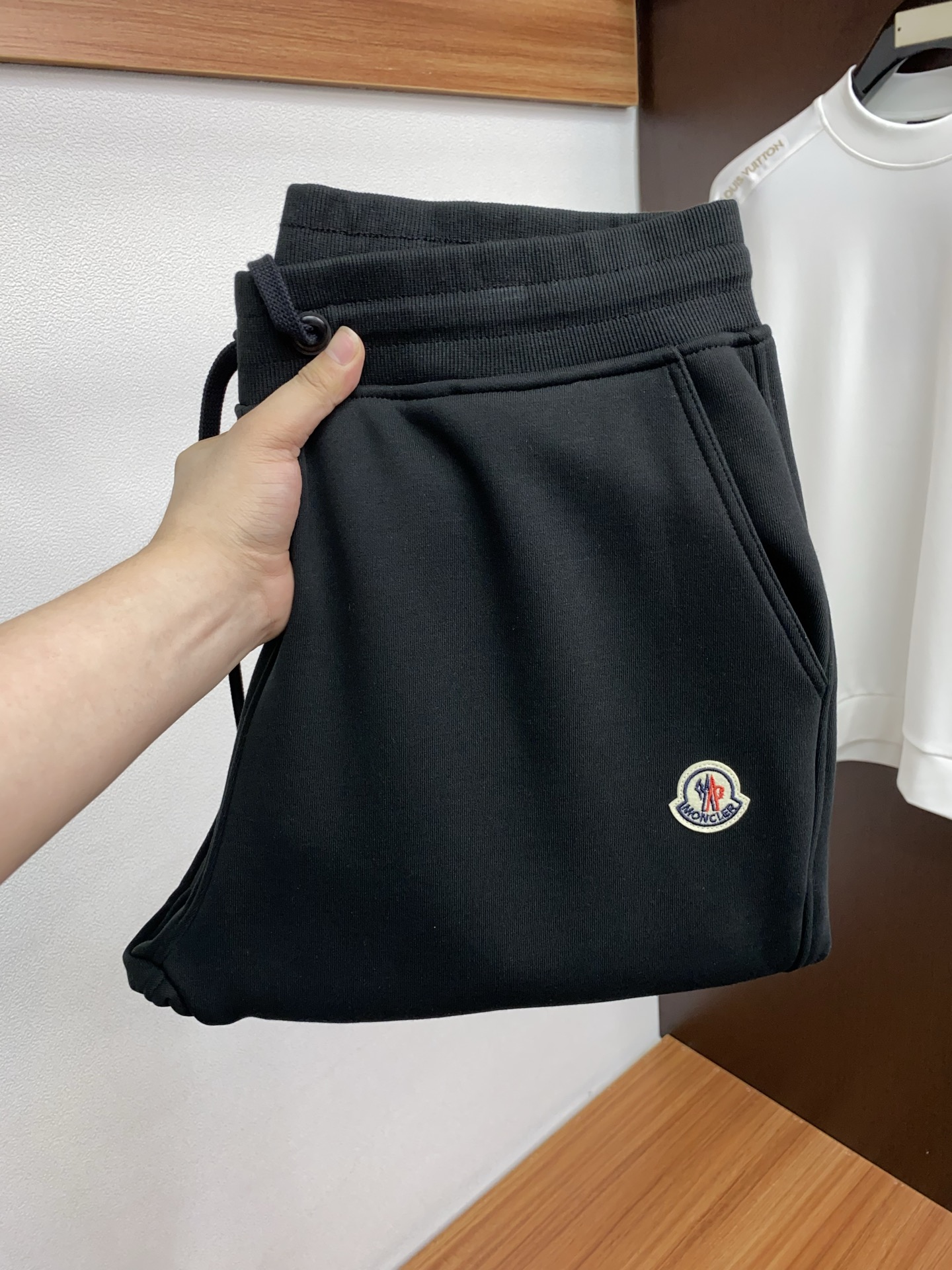 蒙口 25SS新款针织棉布抽绳加绒卫裤，男士经典红蓝标识刺绣运动休闲长裤！贸易公司渠道稀出，领先官网发售