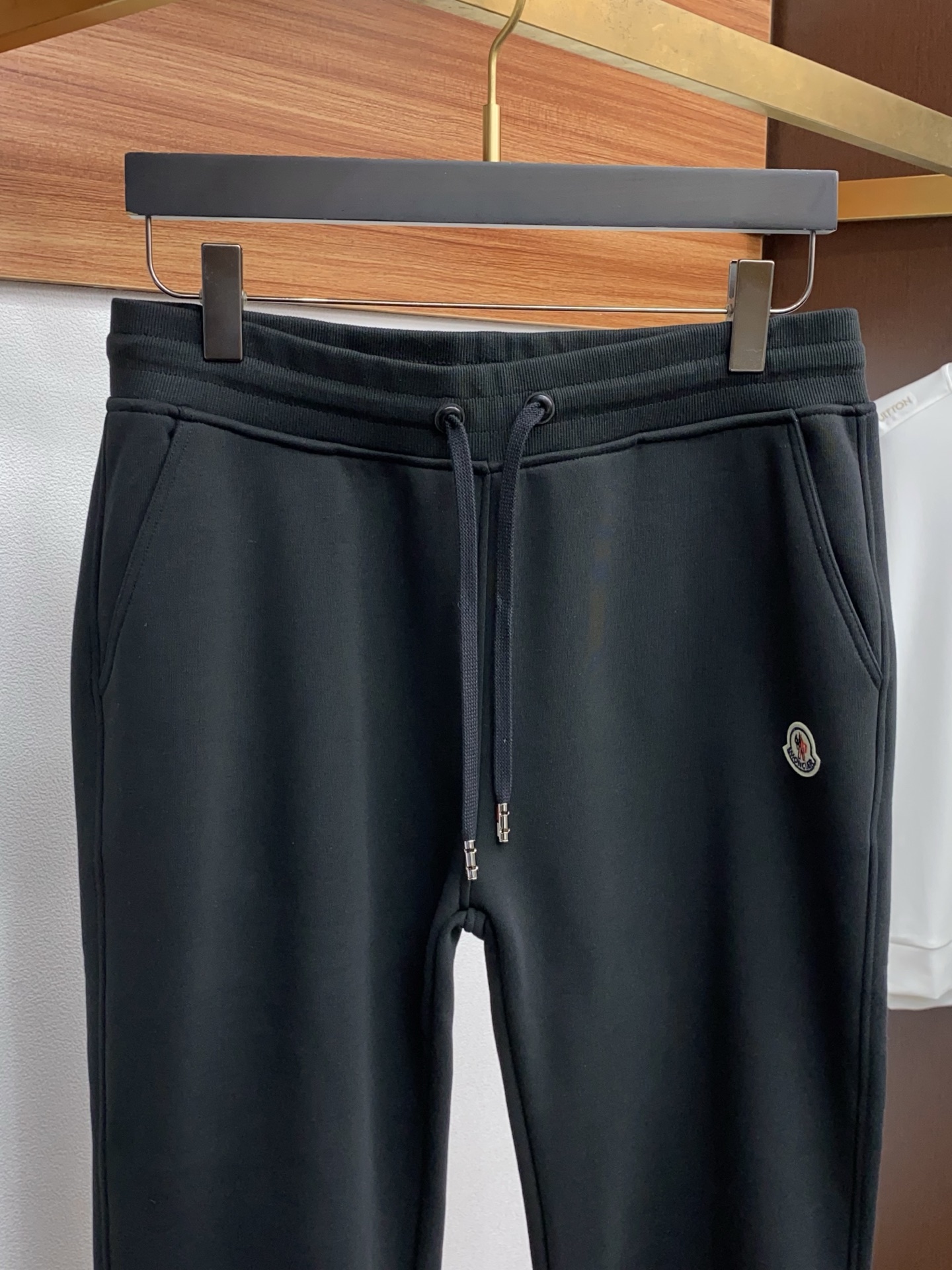 蒙口 25SS新款针织棉布抽绳加绒卫裤，男士经典红蓝标识刺绣运动休闲长裤！贸易公司渠道稀出，领先官网发售