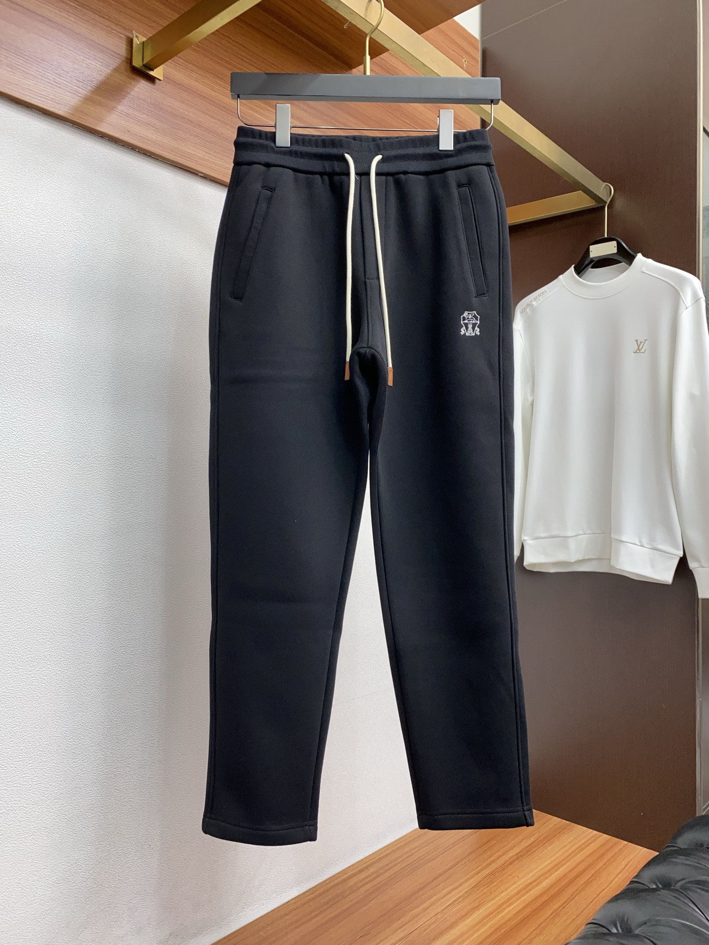 BC 25SS新款针织棉布抽绳加绒卫裤，男士经典红蓝标识刺绣运动休闲长裤！贸易公司渠道稀出，领先官网发售