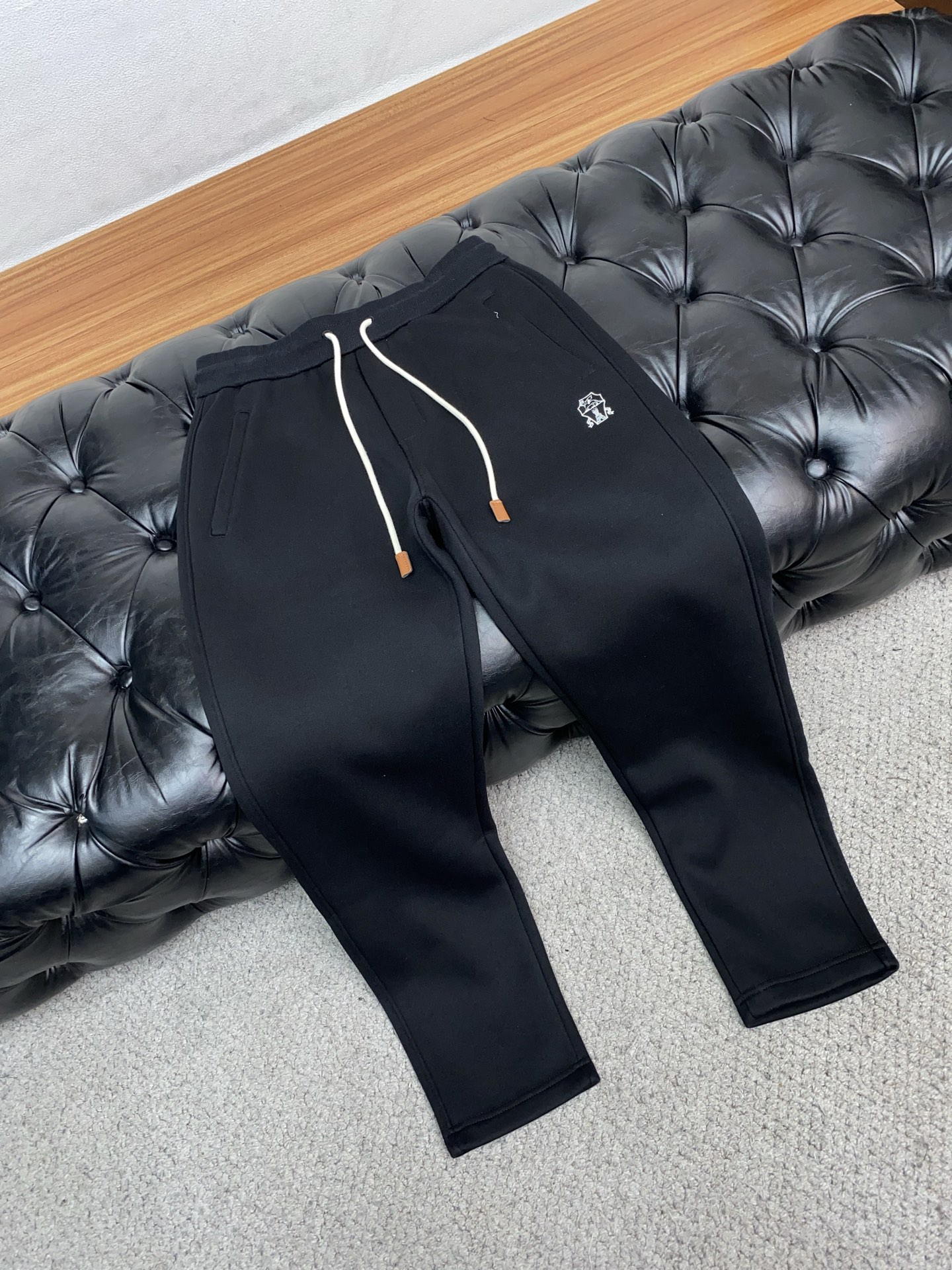 BC 25SS新款针织棉布抽绳加绒卫裤，男士经典红蓝标识刺绣运动休闲长裤！贸易公司渠道稀出，领先官网发售