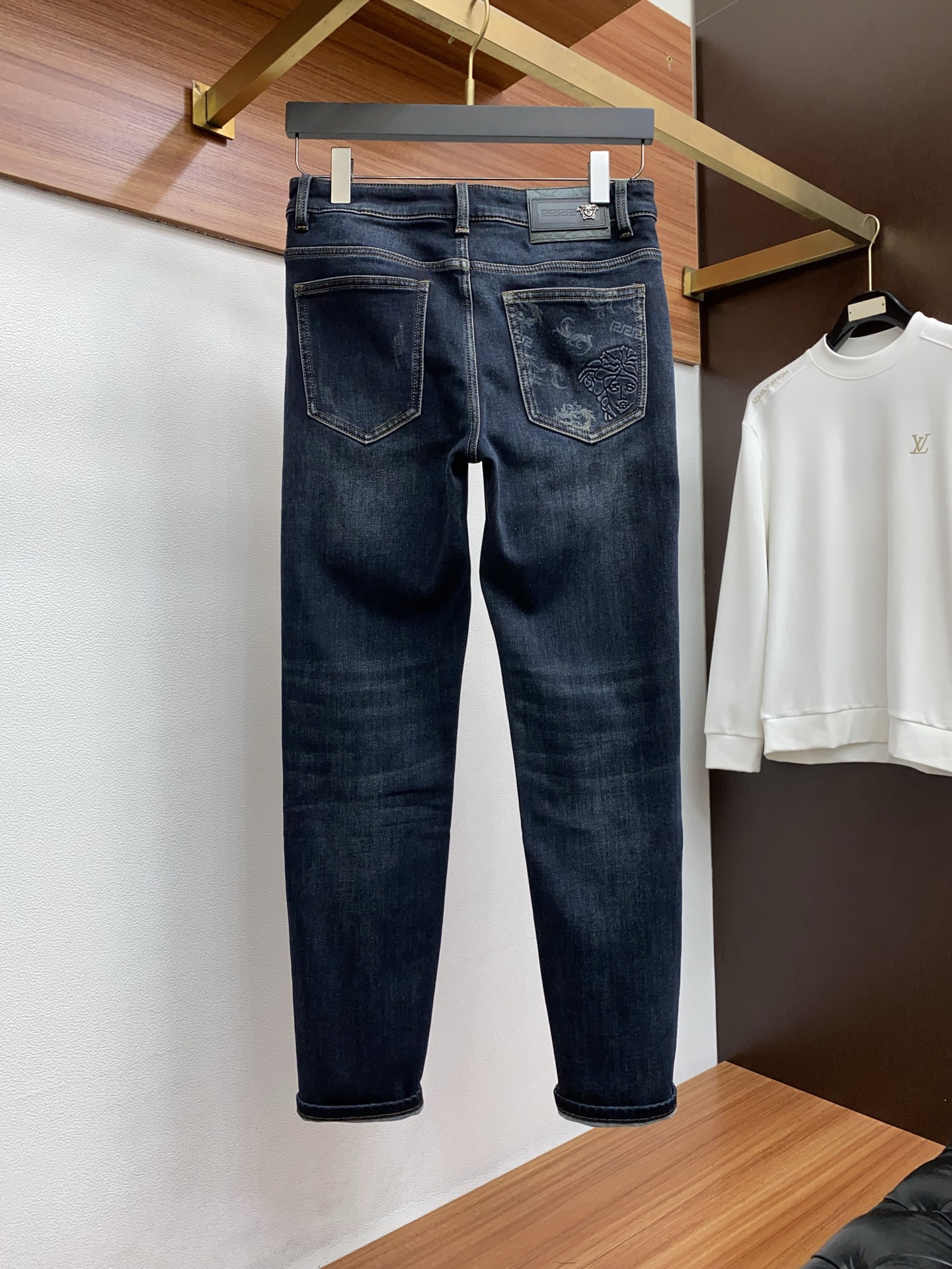 范思哲 25ss秋冬 新款 男士小直筒原单 牛仔裤 秋冬新款超柔软，弹力面料，复杂的手工艺叠加，任何一个