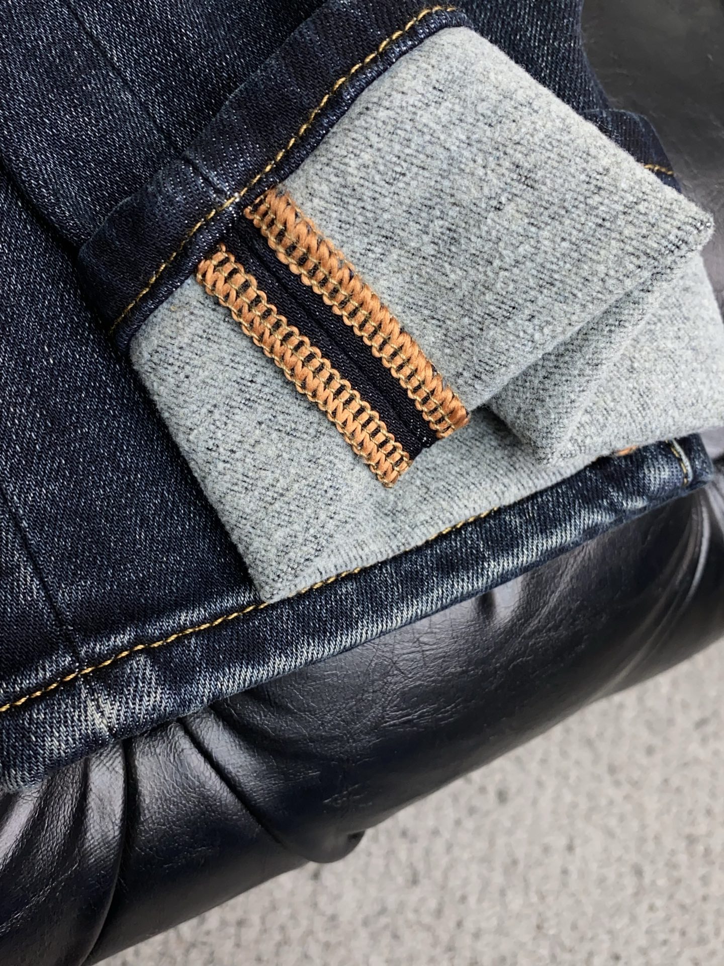 范思哲 25ss秋冬 新款 男士小直筒原单 牛仔裤 秋冬新款超柔软，弹力面料，复杂的手工艺叠加，任何一个