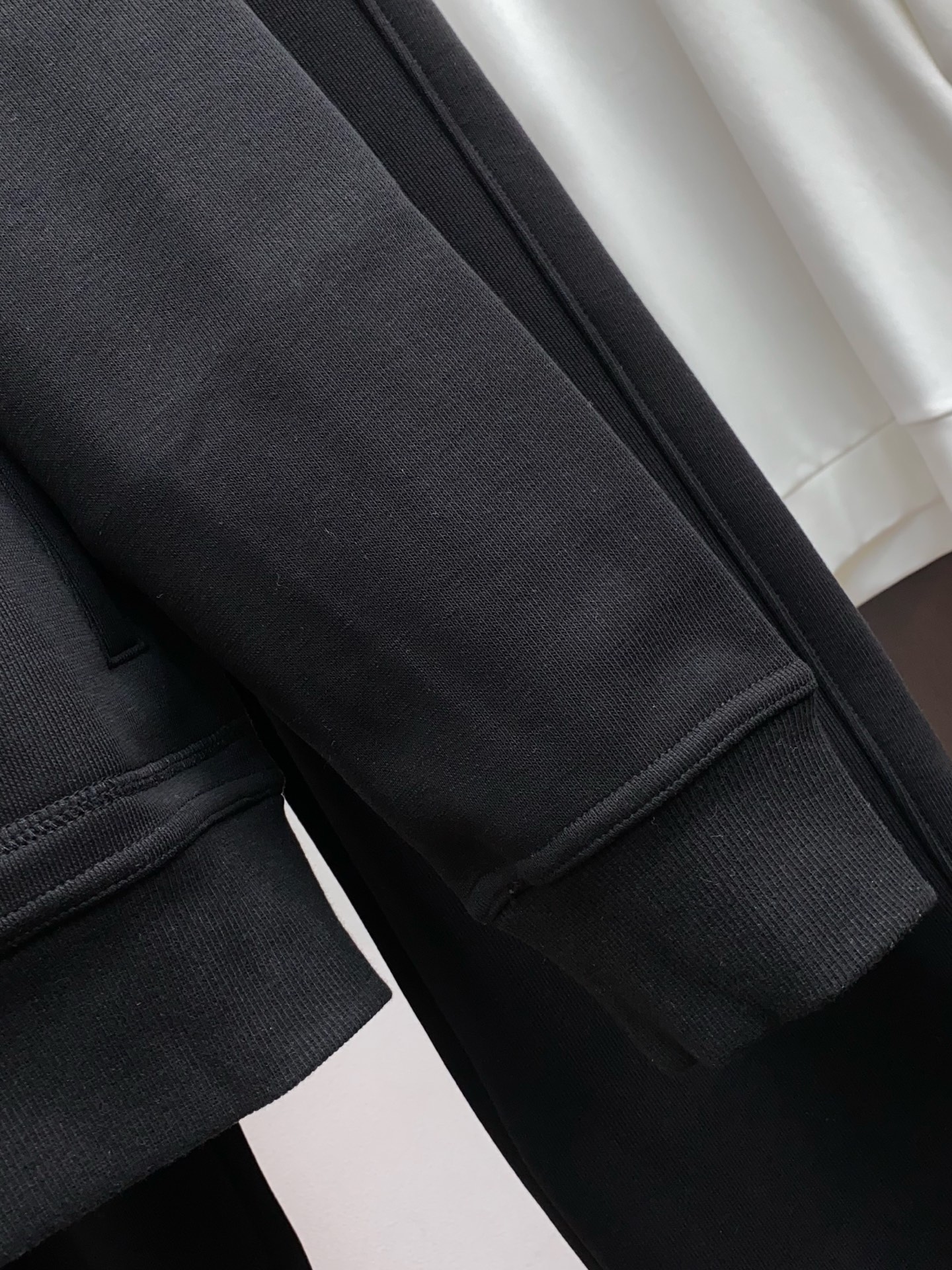 BC 25SS新款针织棉布抽绳加绒拉链卫衣开衫外套卫裤套装，男士经典红蓝标识刺绣运动休闲套装！贸易公司渠