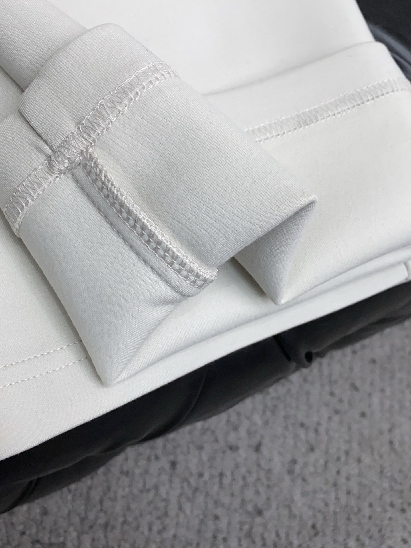 杰尼亚 2025SS早秋冬新品 加厚复合加绒面料男士商务运动休闲裤 每季必出的类型，无需质疑的热卖王牌单