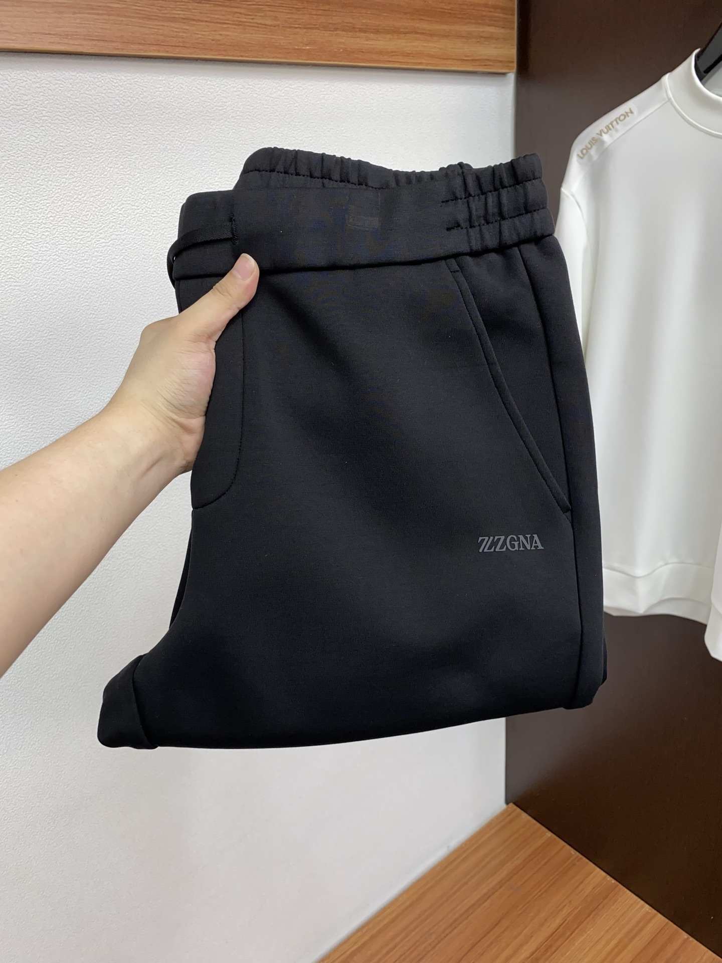 杰尼亚 2025SS早秋冬新品 加厚复合加绒面料男士商务运动休闲裤 每季必出的类型，无需质疑的热卖王牌单