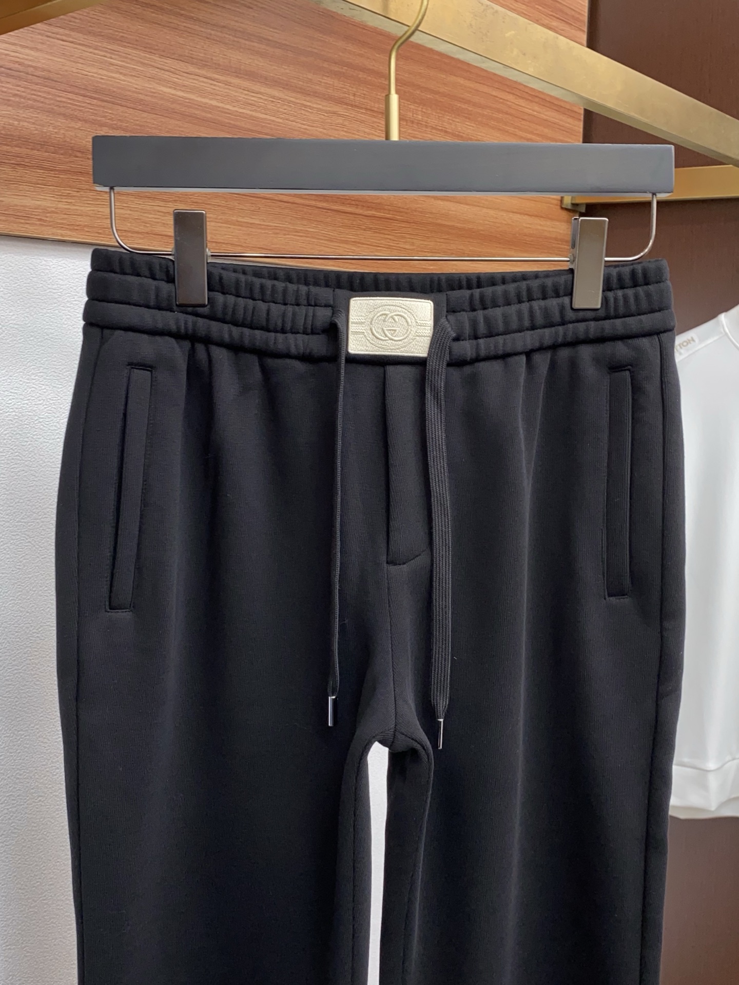 古奇 2025SS早秋冬新品 加厚复合加绒面料男士商务运动休闲裤 每季必出的类型，无需质疑的热卖王牌单品