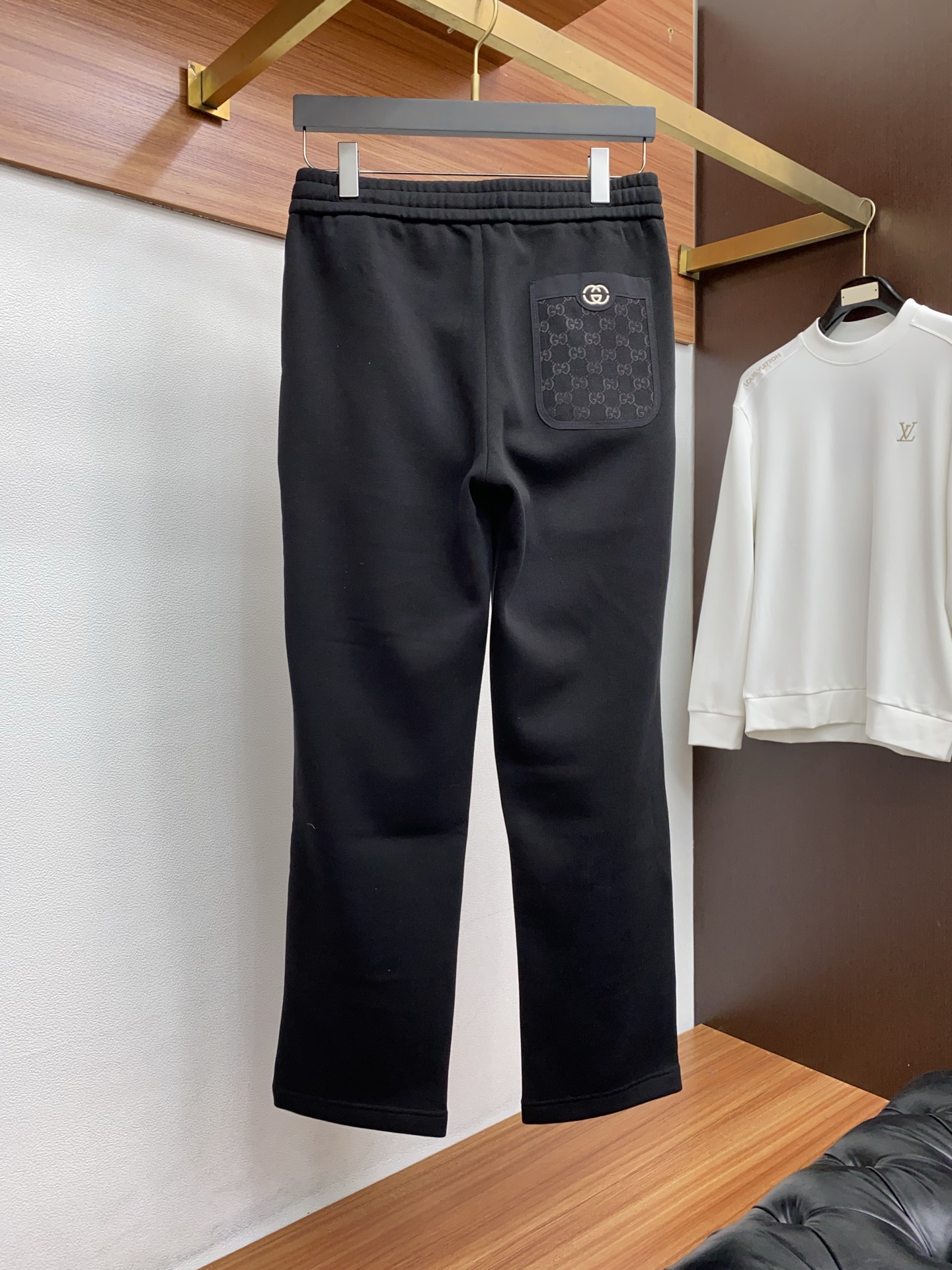 古奇 2025SS早秋冬新品 加厚复合加绒面料男士商务运动休闲裤 每季必出的类型，无需质疑的热卖王牌单品