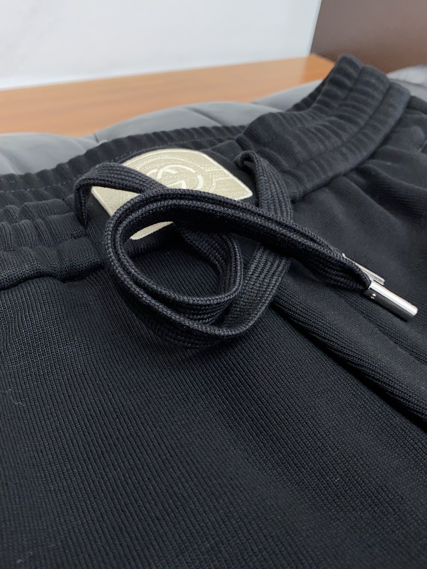 古奇 2025SS早秋冬新品 加厚复合加绒面料男士商务运动休闲裤 每季必出的类型，无需质疑的热卖王牌单品