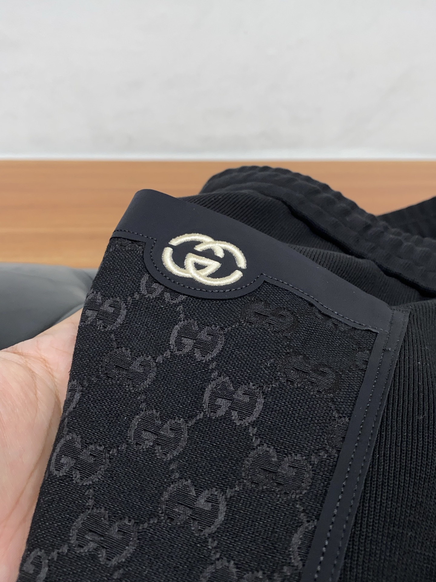 古奇 2025SS早秋冬新品 加厚复合加绒面料男士商务运动休闲裤 每季必出的类型，无需质疑的热卖王牌单品