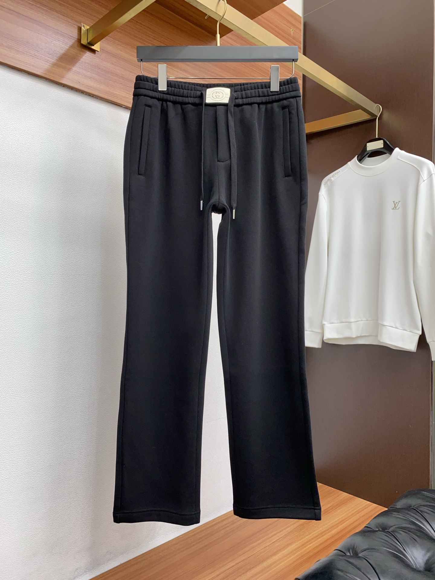 古奇 2025SS早秋冬新品 加厚复合加绒面料男士商务运动休闲裤 每季必出的类型，无需质疑的热卖王牌单品