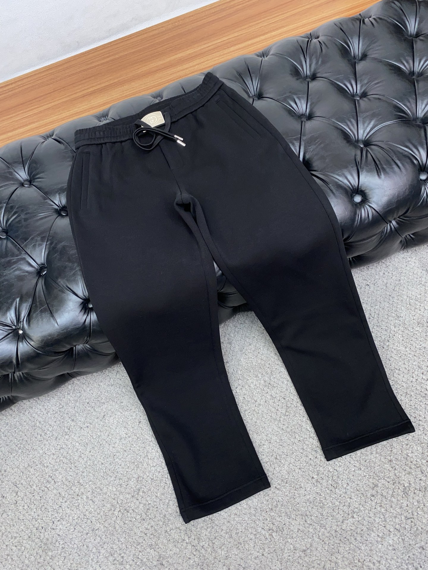 古奇 2025SS早秋冬新品 加厚复合加绒面料男士商务运动休闲裤 每季必出的类型，无需质疑的热卖王牌单品