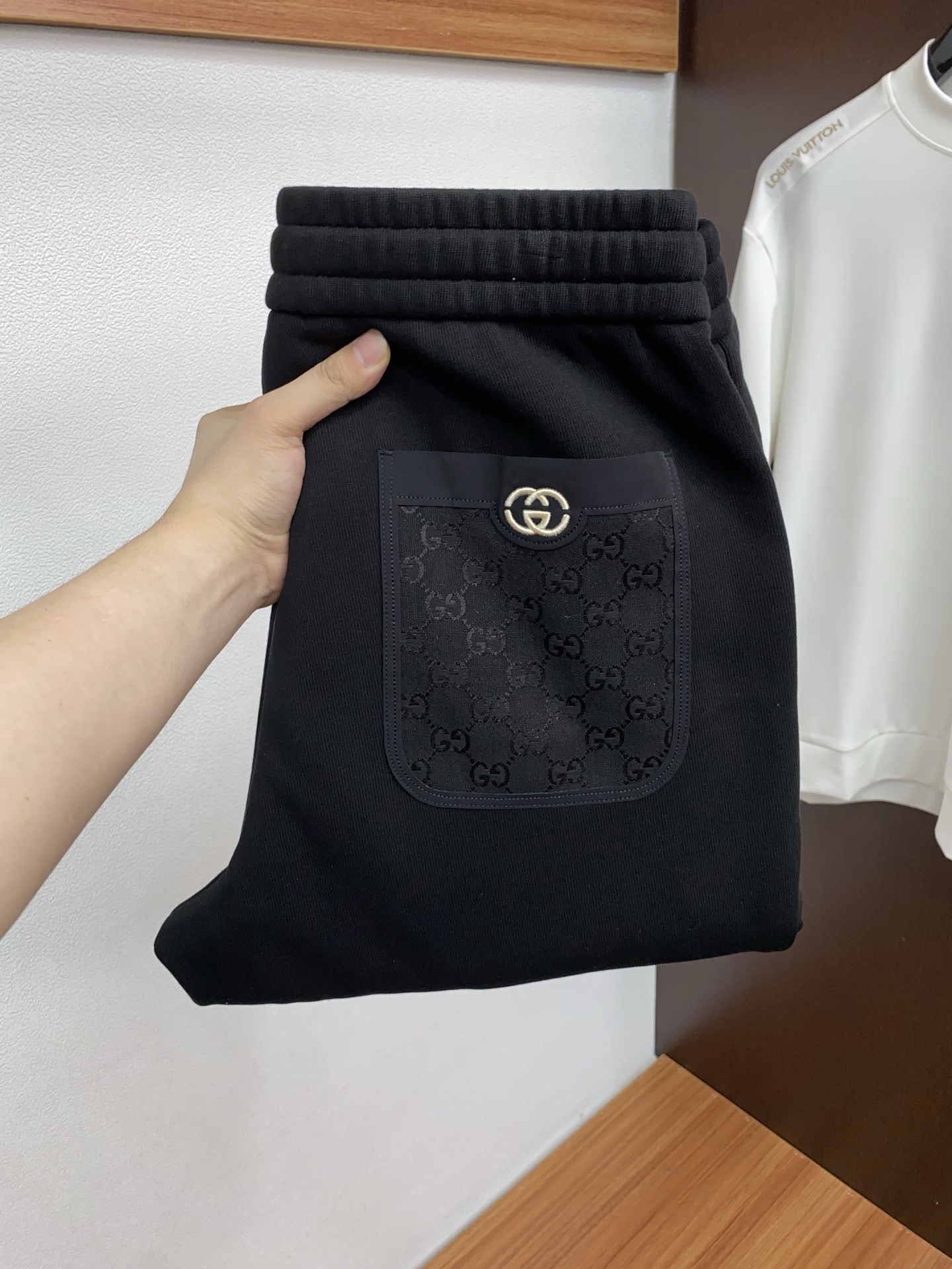 古奇 2025SS早秋冬新品 加厚复合加绒面料男士商务运动休闲裤 每季必出的类型，无需质疑的热卖王牌单品