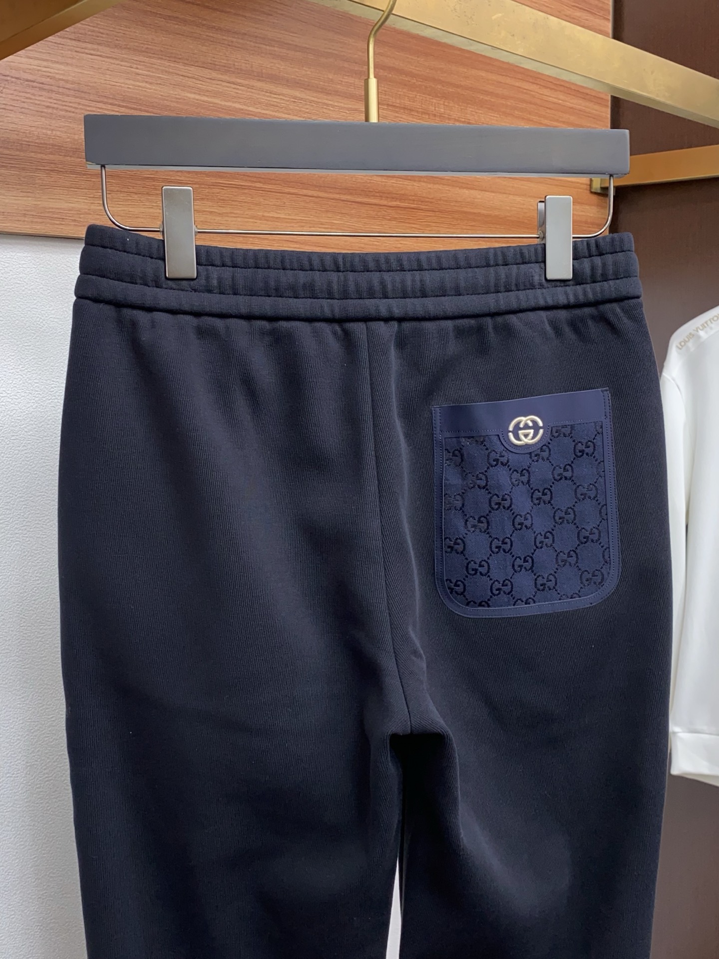 古奇 2025SS早秋冬新品 加厚复合加绒面料男士商务运动休闲裤 每季必出的类型，无需质疑的热卖王牌单品