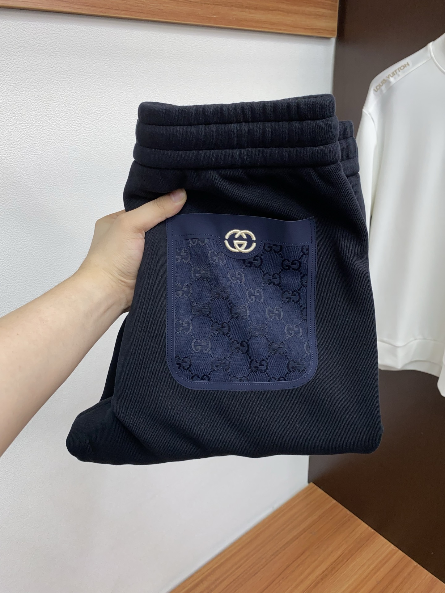 古奇 2025SS早秋冬新品 加厚复合加绒面料男士商务运动休闲裤 每季必出的类型，无需质疑的热卖王牌单品