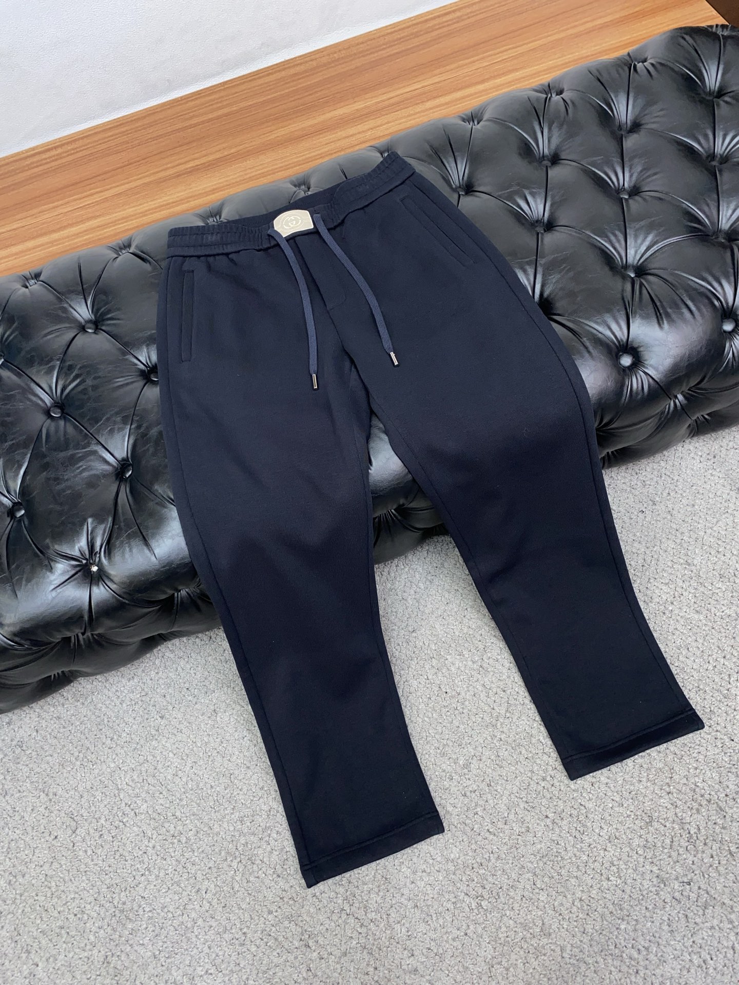 古奇 2025SS早秋冬新品 加厚复合加绒面料男士商务运动休闲裤 每季必出的类型，无需质疑的热卖王牌单品