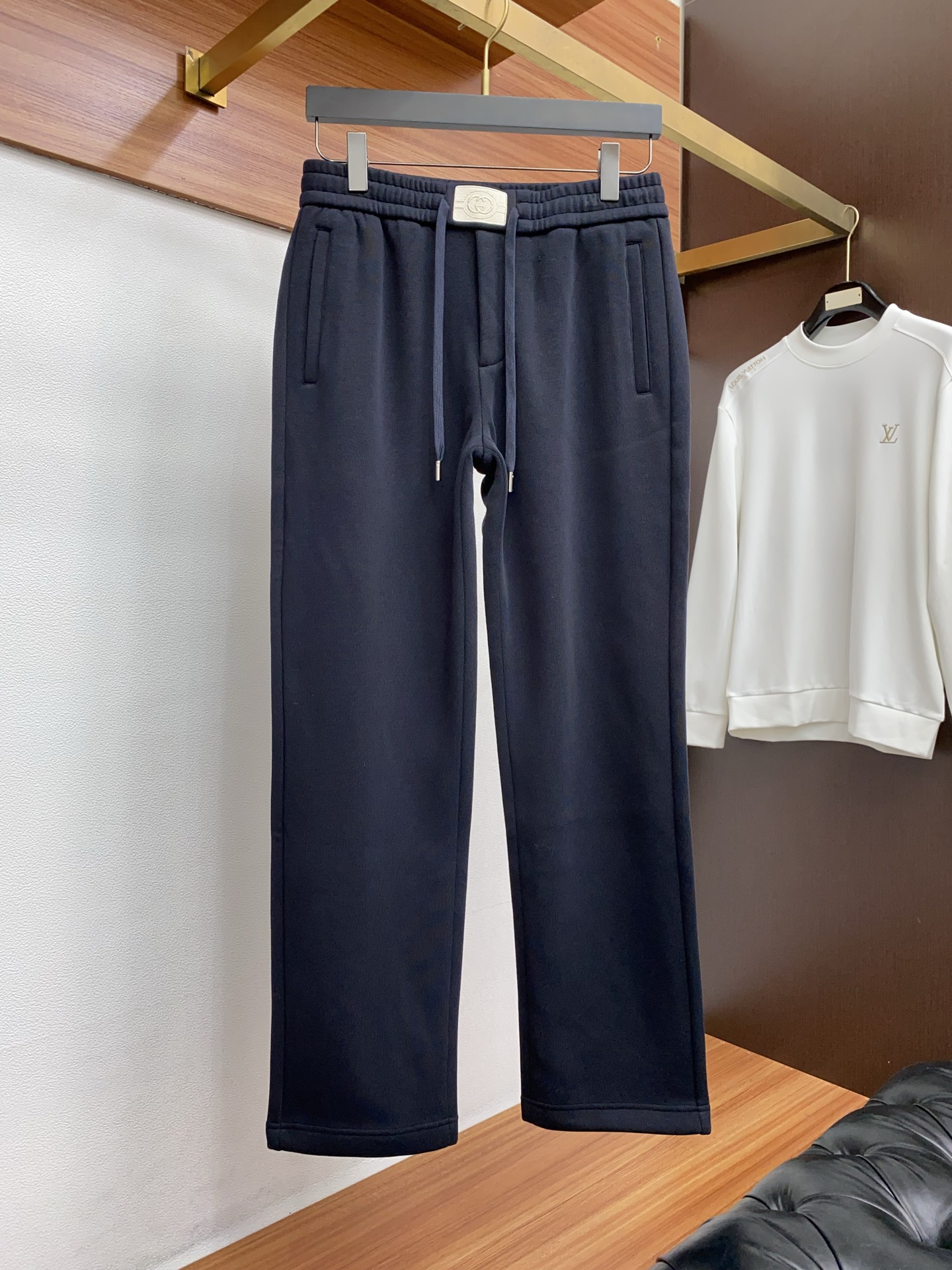 古奇 2025SS早秋冬新品 加厚复合加绒面料男士商务运动休闲裤 每季必出的类型，无需质疑的热卖王牌单品