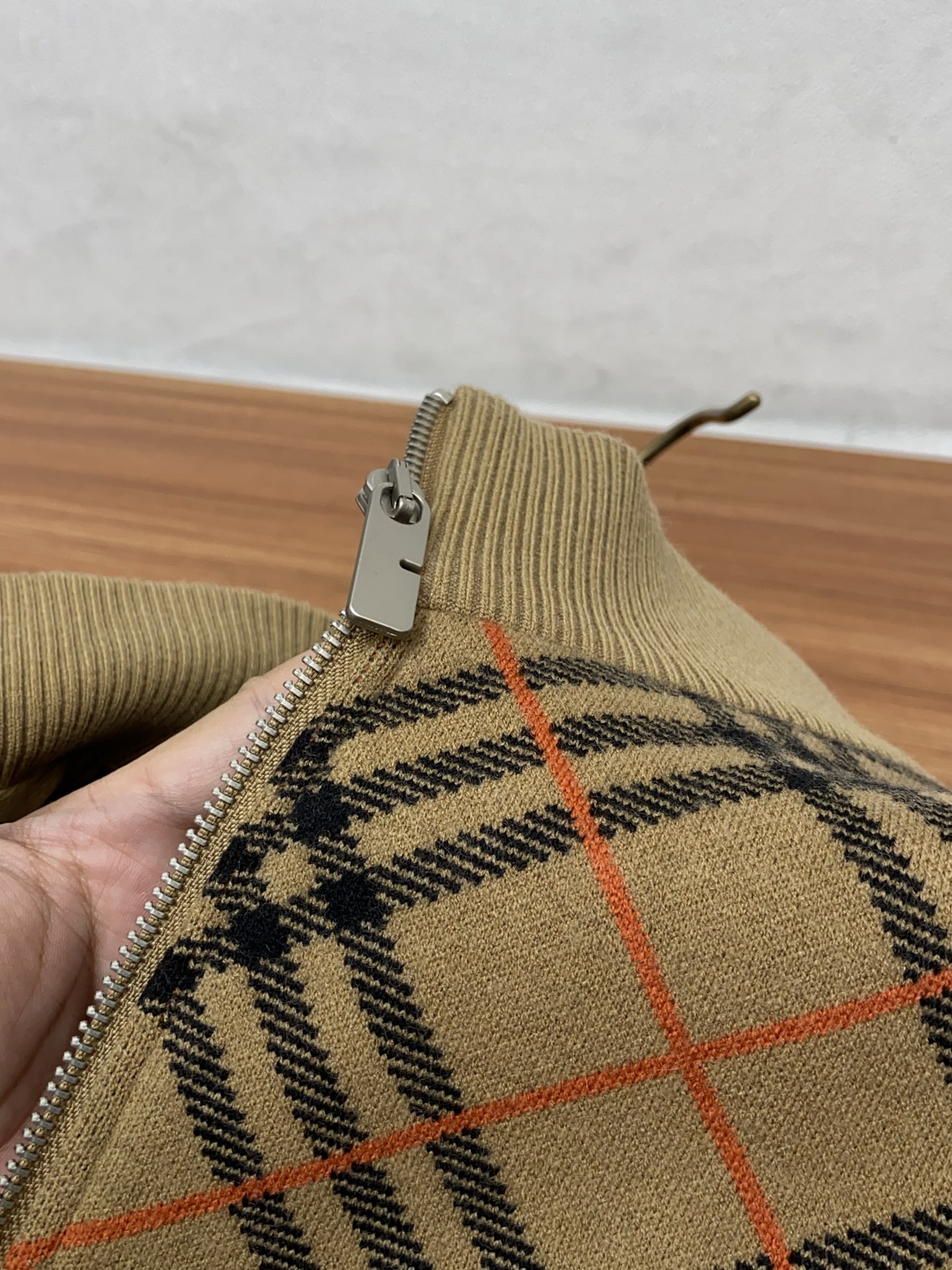 巴宝莉 2025FW男士秋冬加厚羊毛针织拉链夹克外套毛衣 打底外穿毛衣 针织衫休闲日常穿搭单品！上身修饰