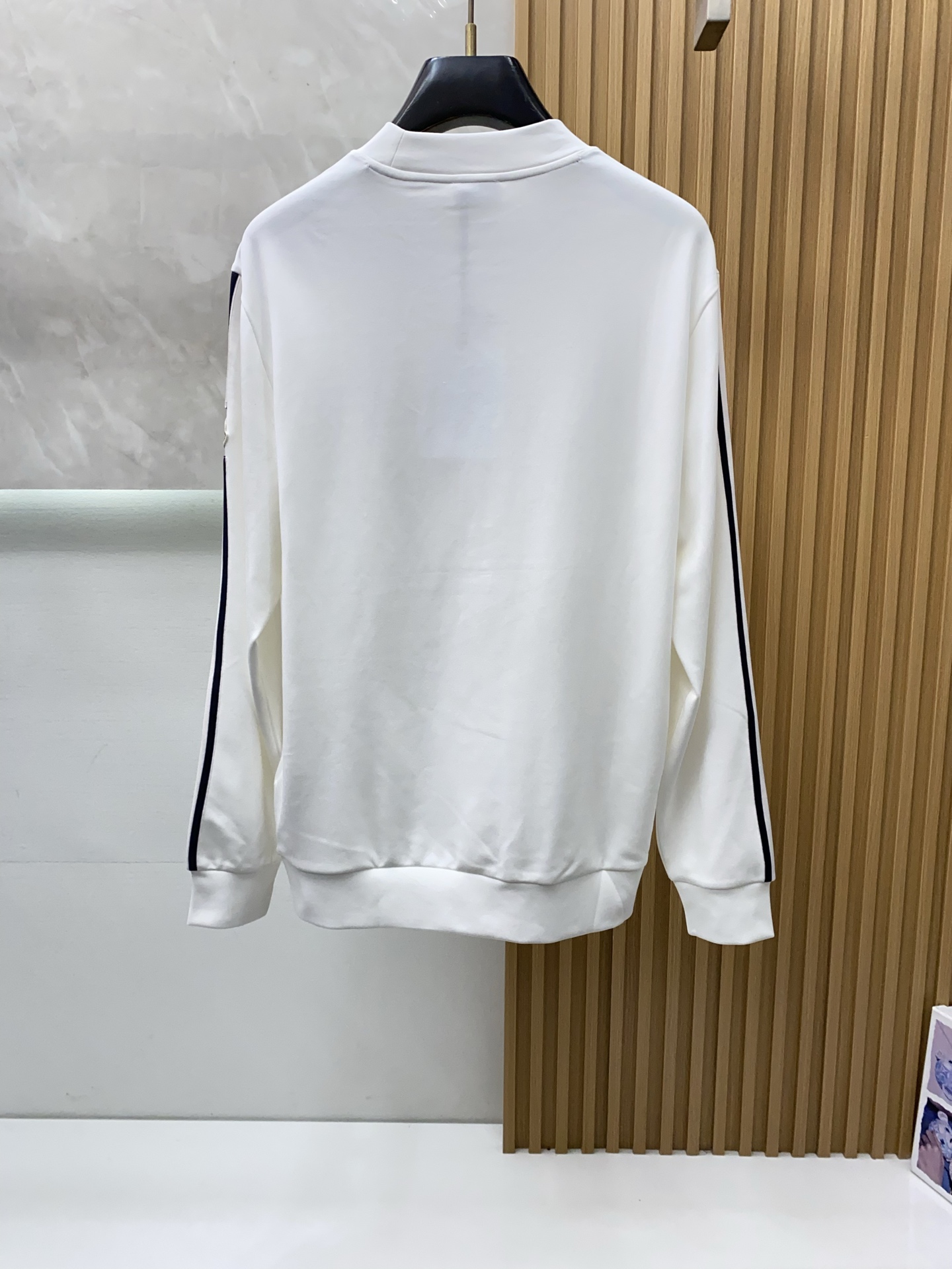 蒙口 2025 秋冬AW新品，时尚休闲打底加厚长袖卫衣专柜同步有售，进口加厚莫戴尔长绒棉拉绒面料，工艺极